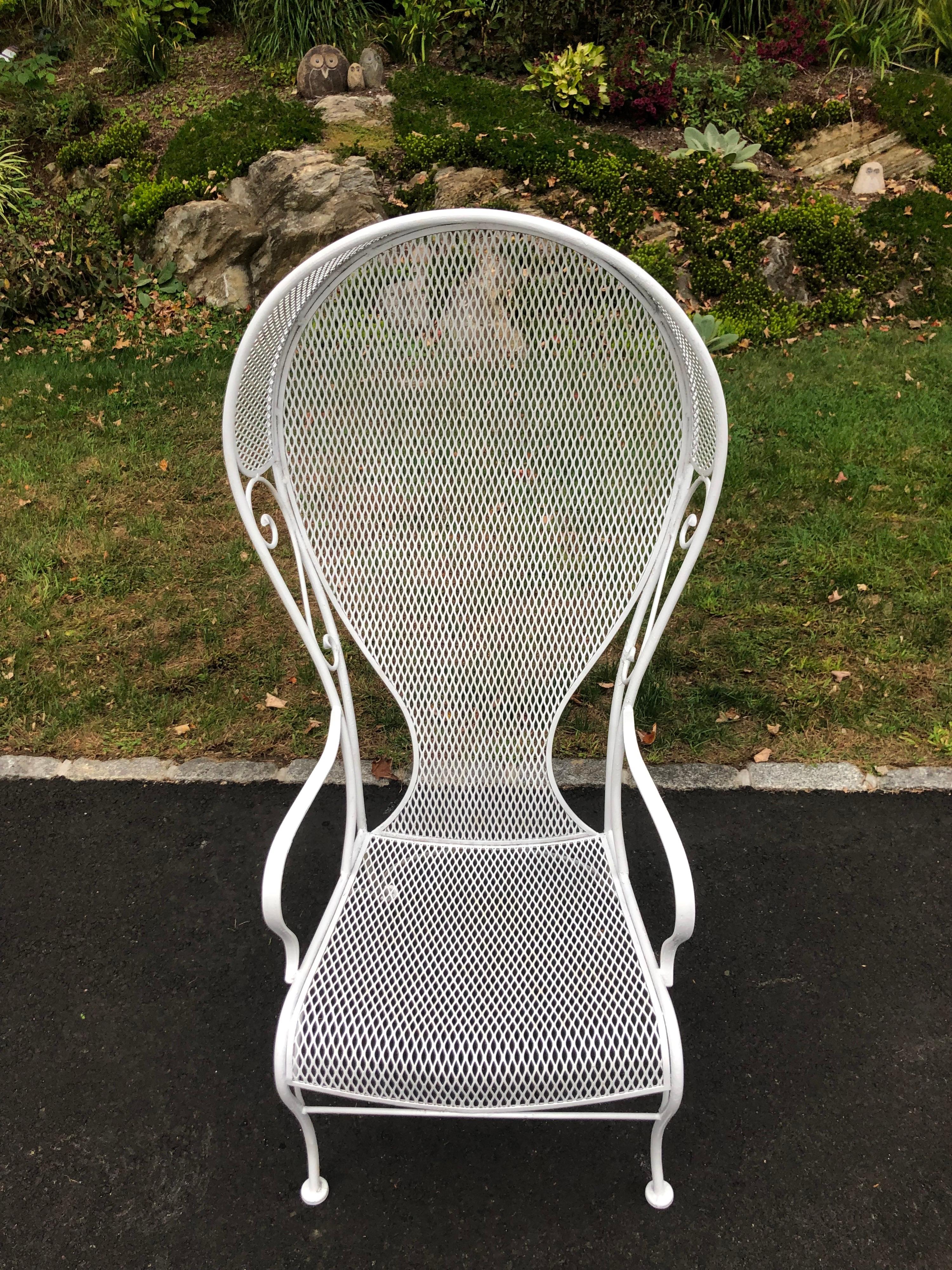 Rare Russell Woodard White Iron Canopy Chair In Good Condition In Redding, CT