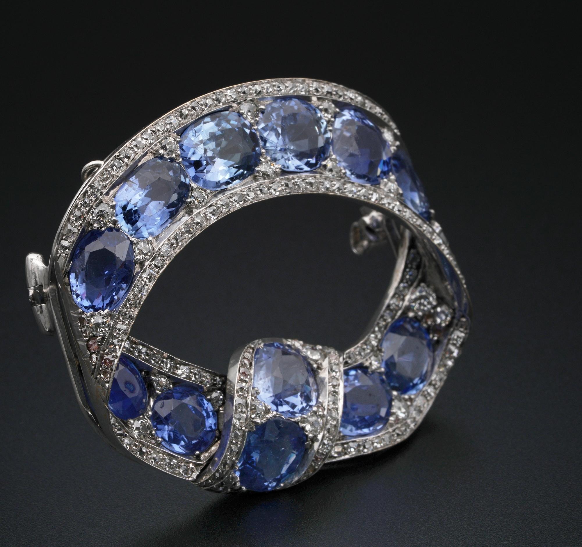 Rare Russian 22.0 Carat Cert Natural Sapphire 3.20 Ct Diamond Tsarist Bow Brooch In Good Condition For Sale In Napoli, IT