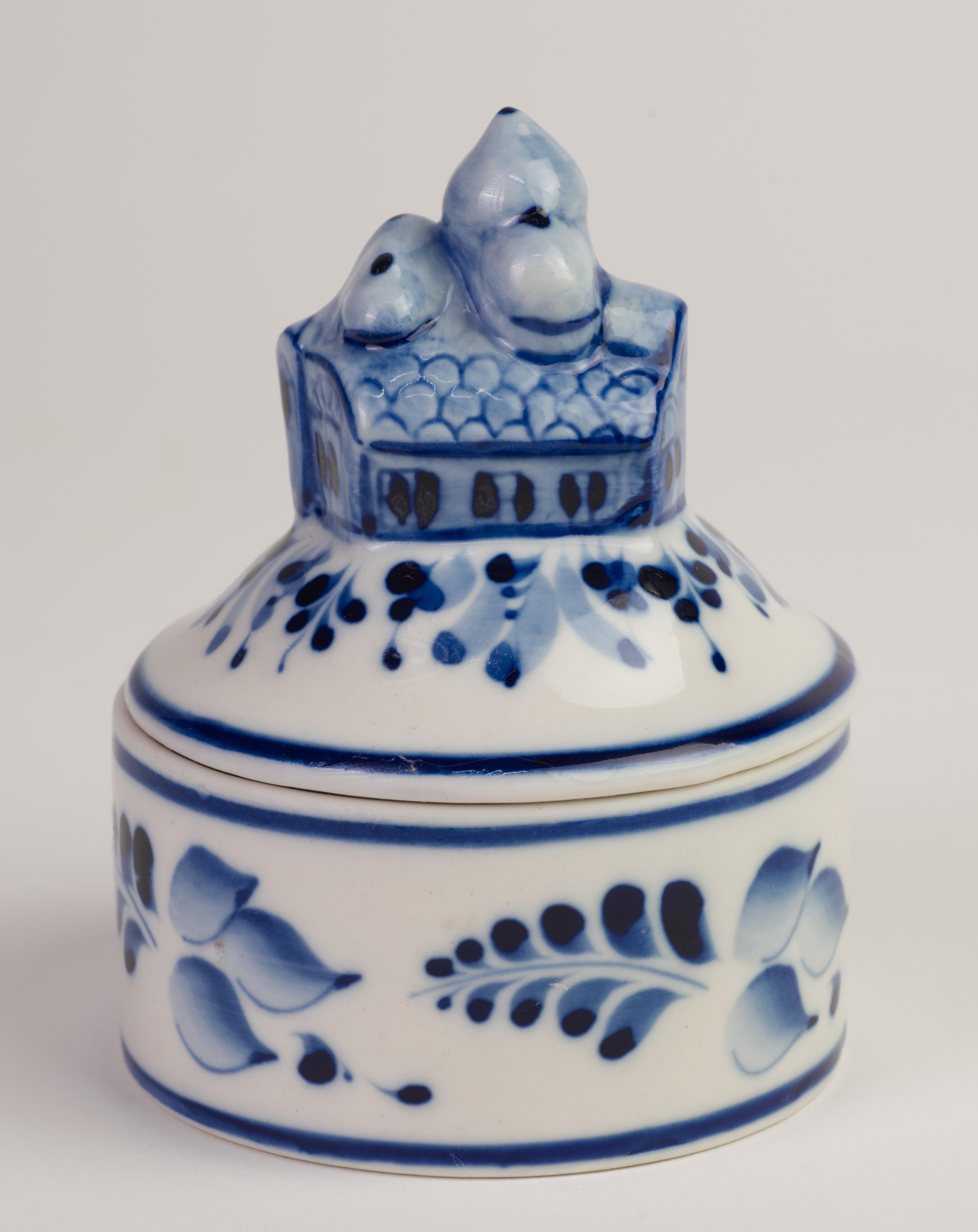 Arts and Crafts Rare Russian Gzhel Hand-painted Blue White Porcelain Church Trinket Box For Sale
