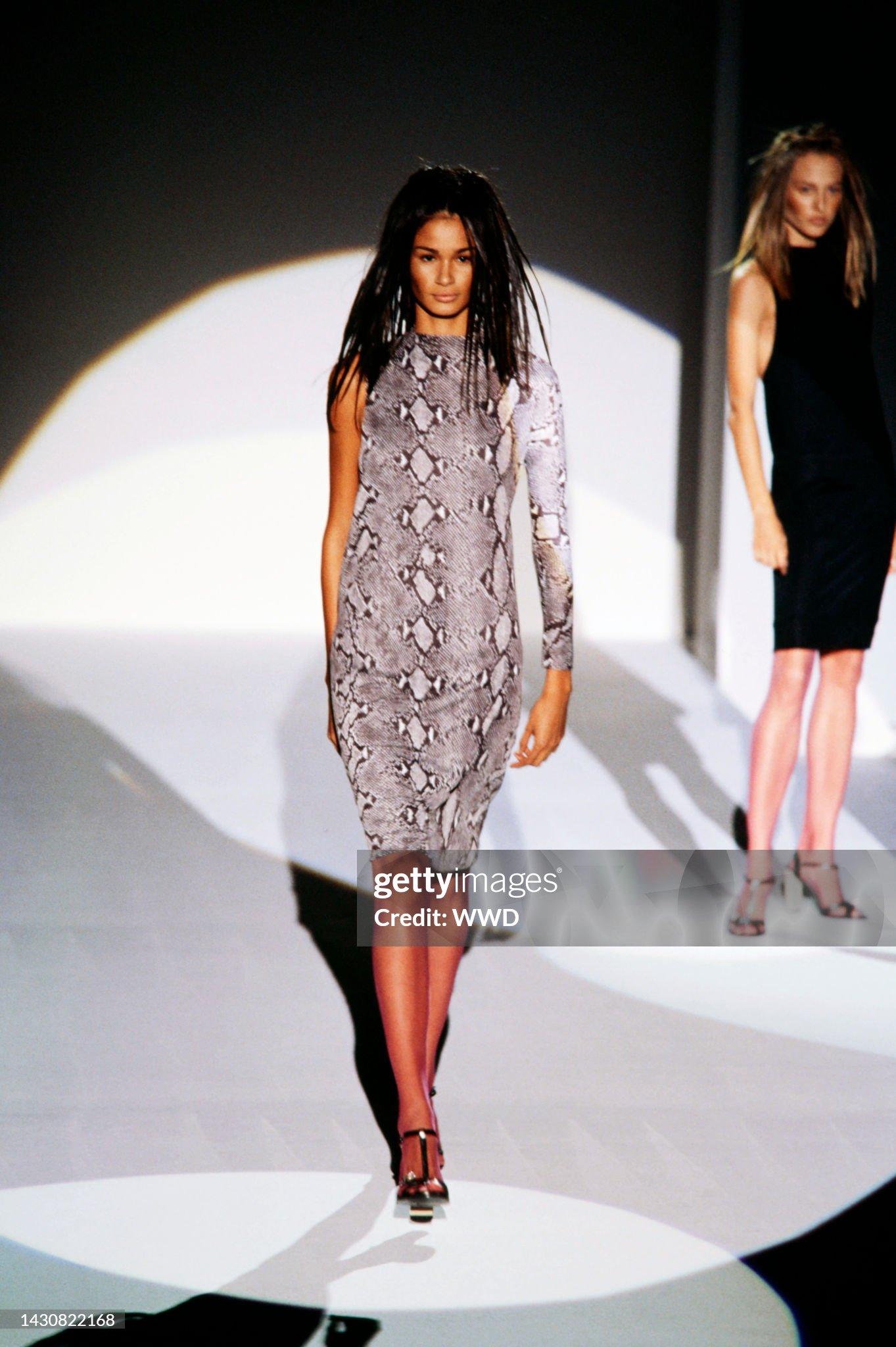 Rare! S/S 2000 Gucci by Tom Ford Grey Snake Print Asymmetric One Sleeve Dress For Sale 8