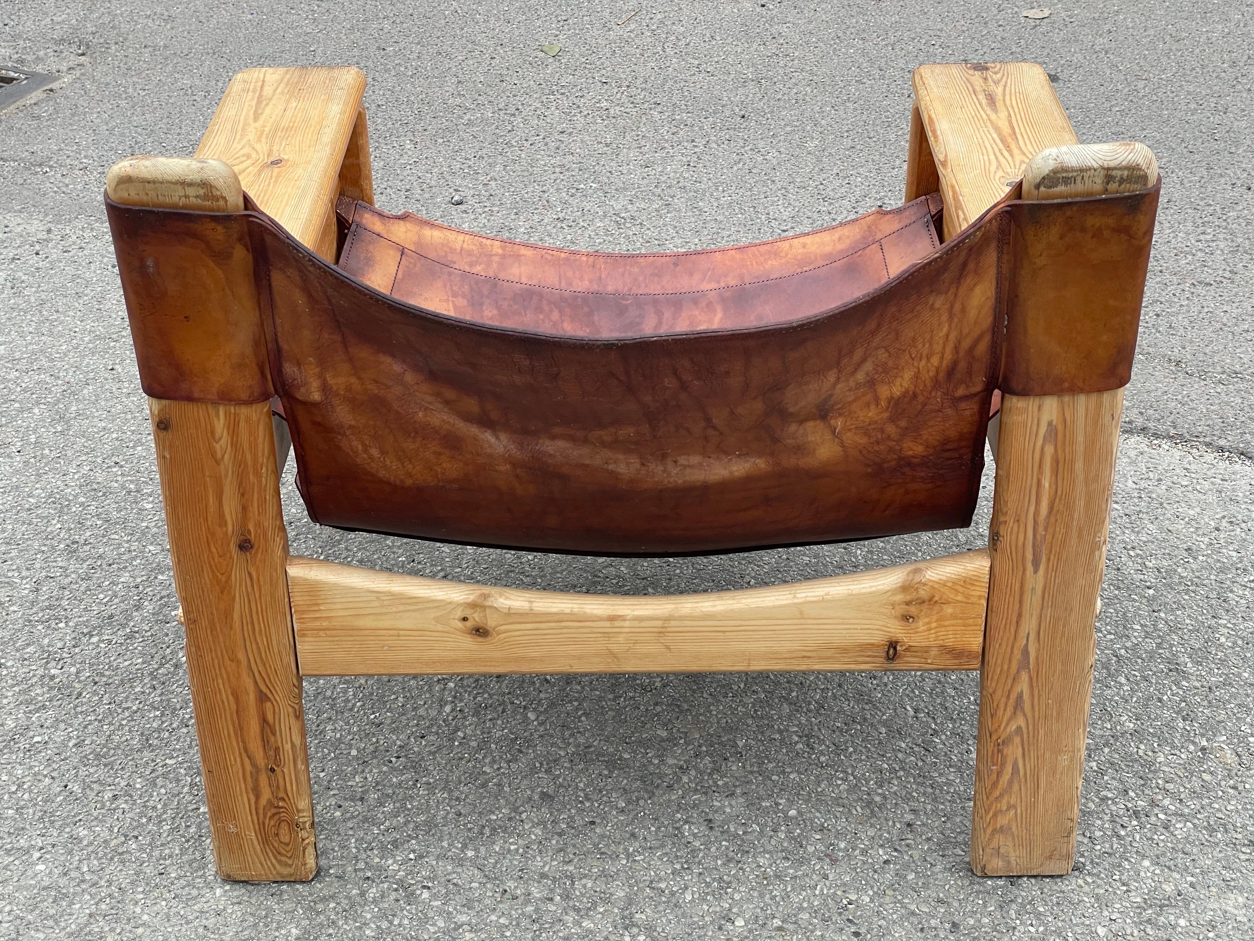 Rare chaise Safari en pin et cuir première édition de Karin Moring 1970's en vente 1