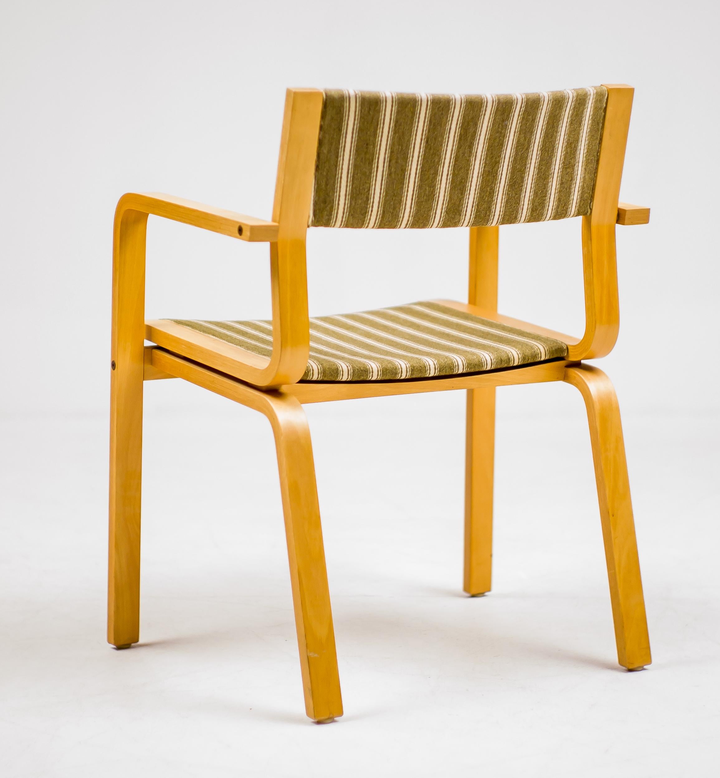 Seltene Saint Catherine College-Stühle von Arne Jacobsen für Fritz Hansen (Skandinavische Moderne) im Angebot