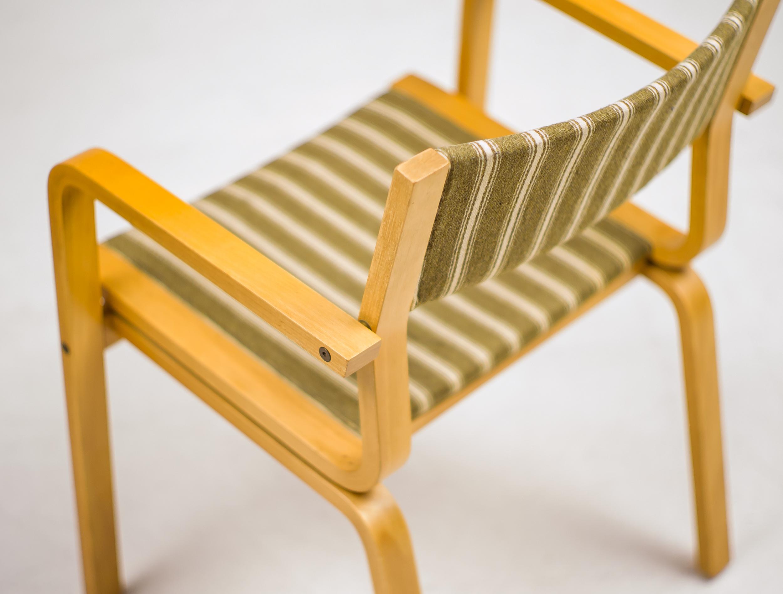 Seltene Saint Catherine College-Stühle von Arne Jacobsen für Fritz Hansen (Stoff) im Angebot