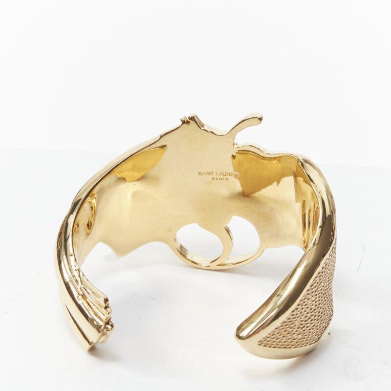rare SAINT LAURENT 2014 Hedi Slimane Revolver Pistolver Gun bracelet en laiton doré en vente 1