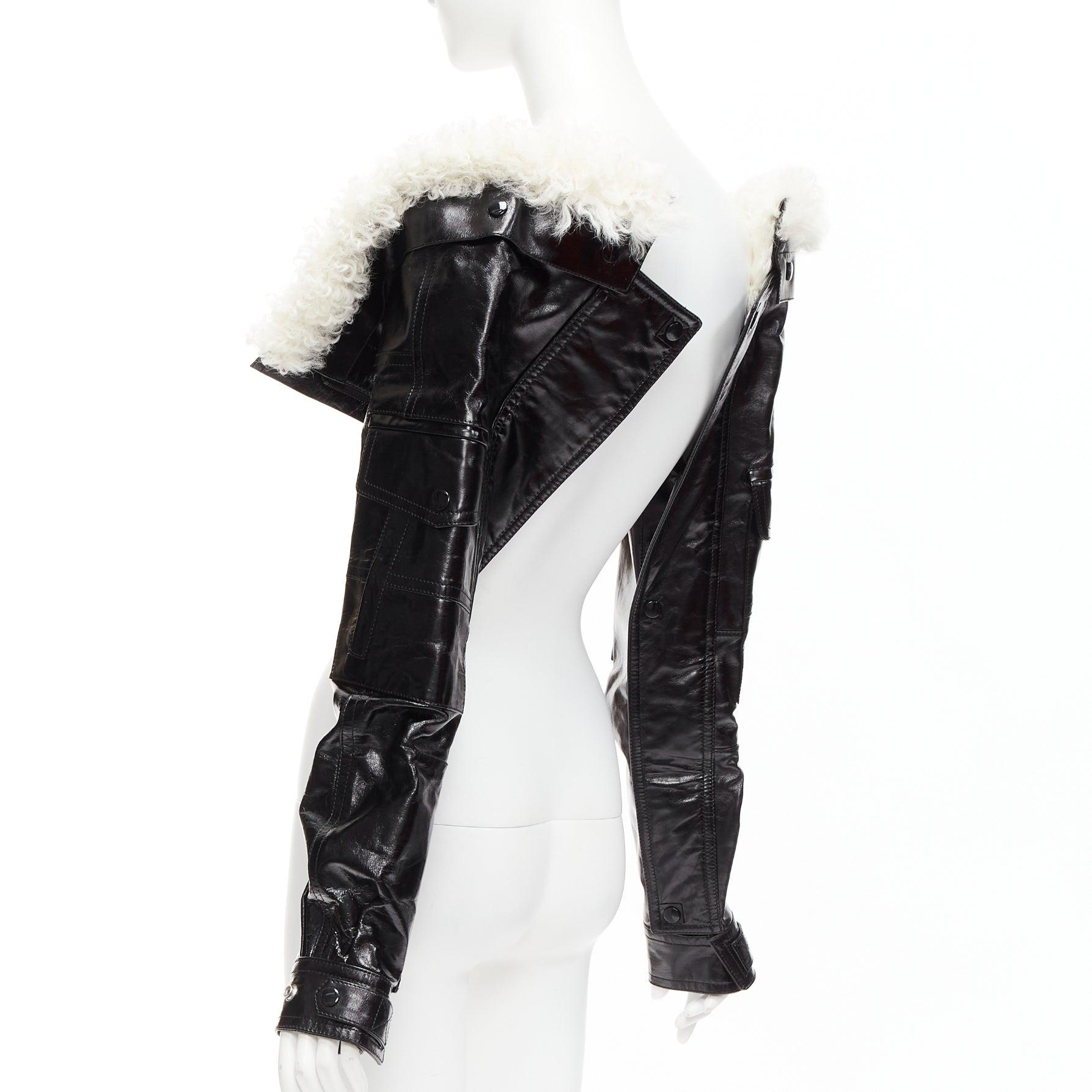 Seltene SAINT LAURENT Laufsteg-foldover-Ärmel aus schwarzem Leder und weißem Shearling im Angebot 2