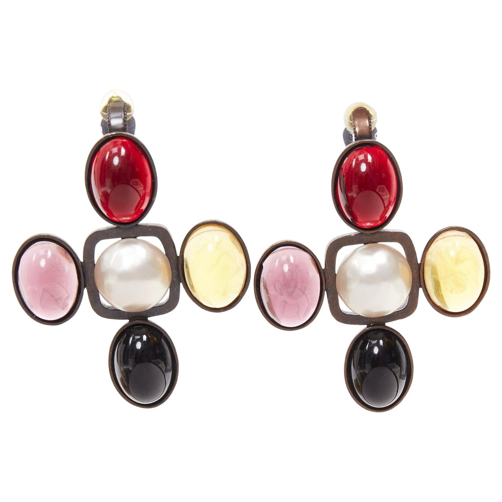 raro SAINT LAURENT Orecchini a clip in bronzo invecchiato con croce in resina Cabochon Coppia