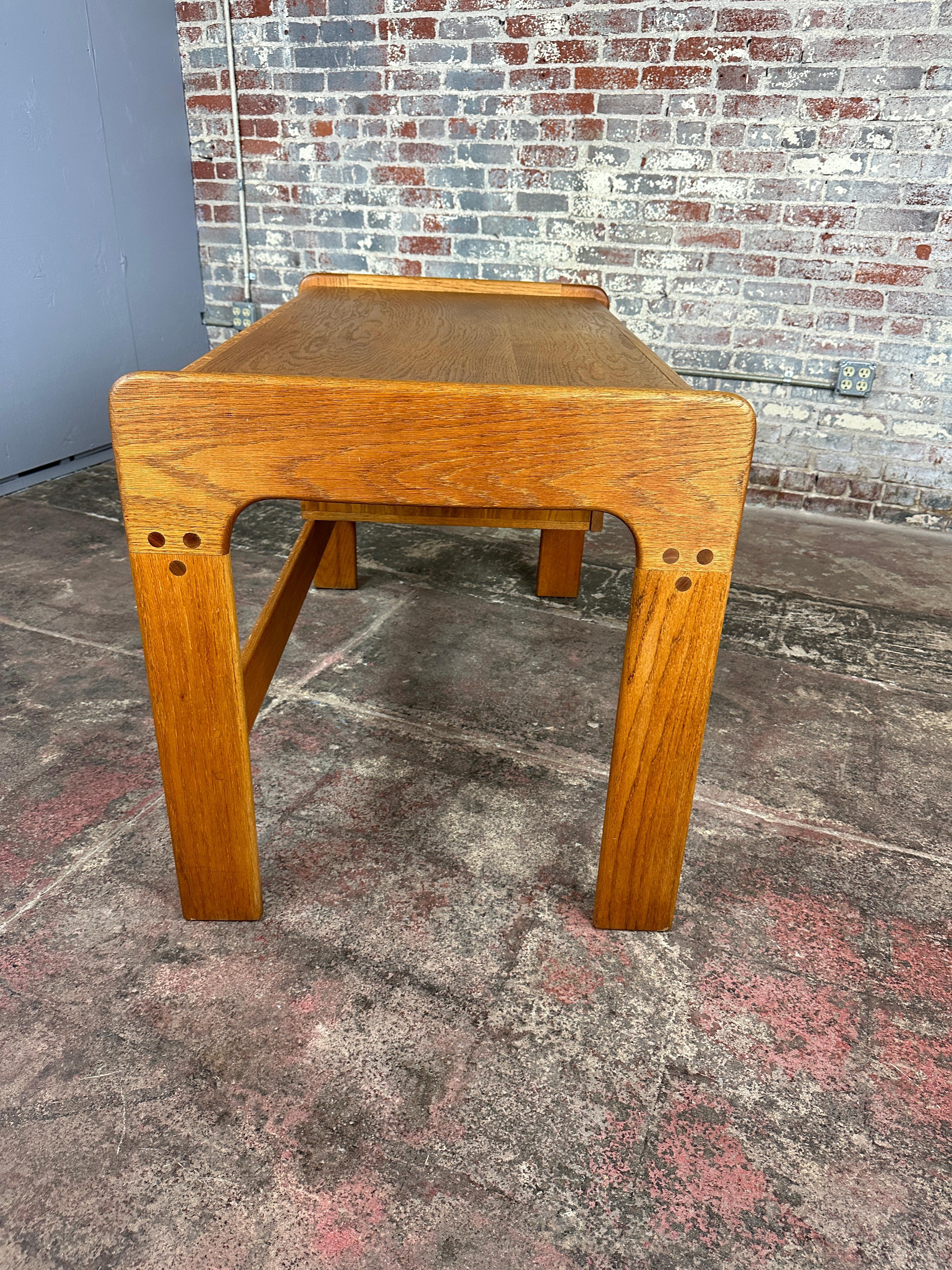 Rare Smaller Version of the Oak Desk by Lou Hodges California Design Group In Good Condition For Sale In Pasadena, CA