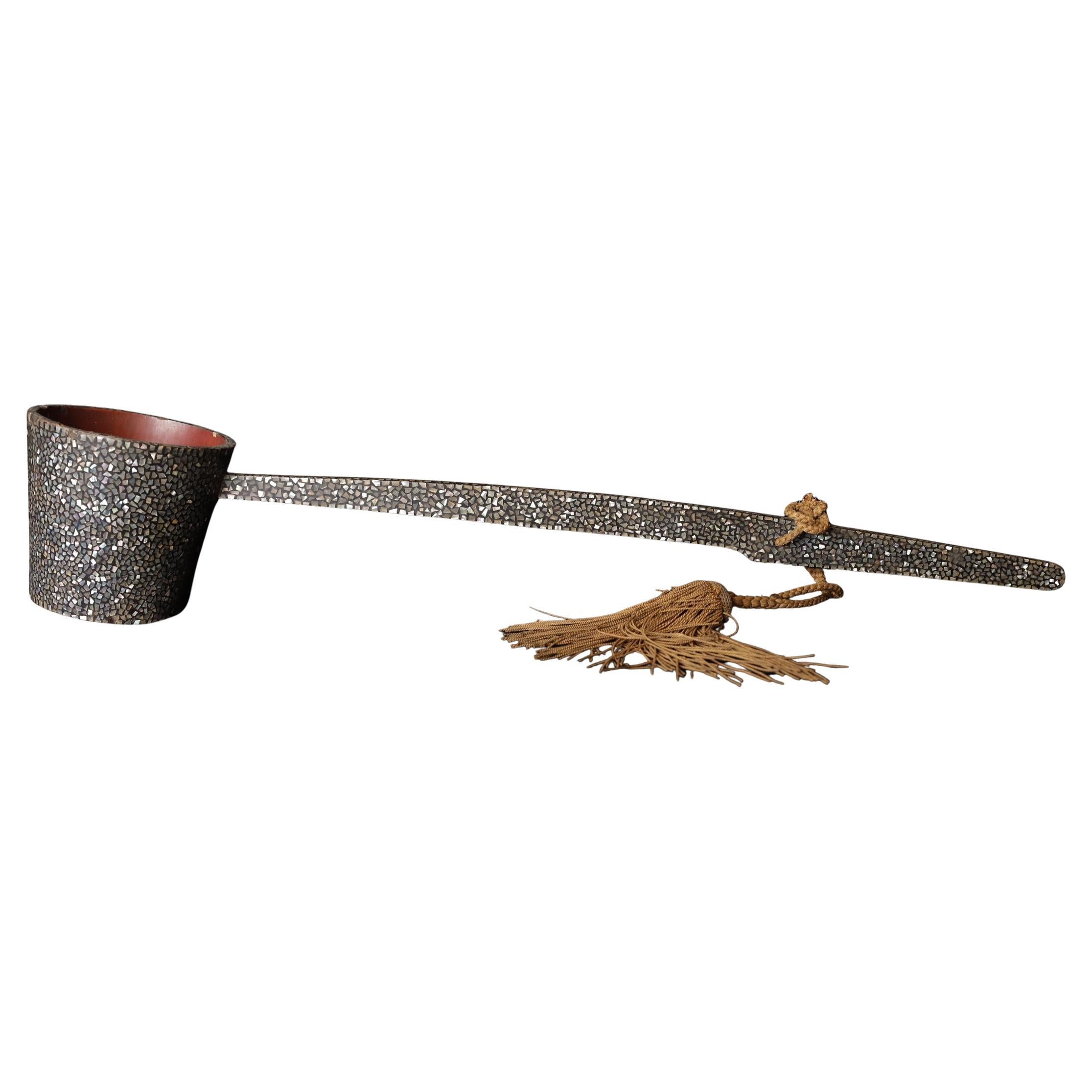 Rare Samurai Hishaku (Mounted Water Dipper) with Raden Inlay, Edo Period For Sale