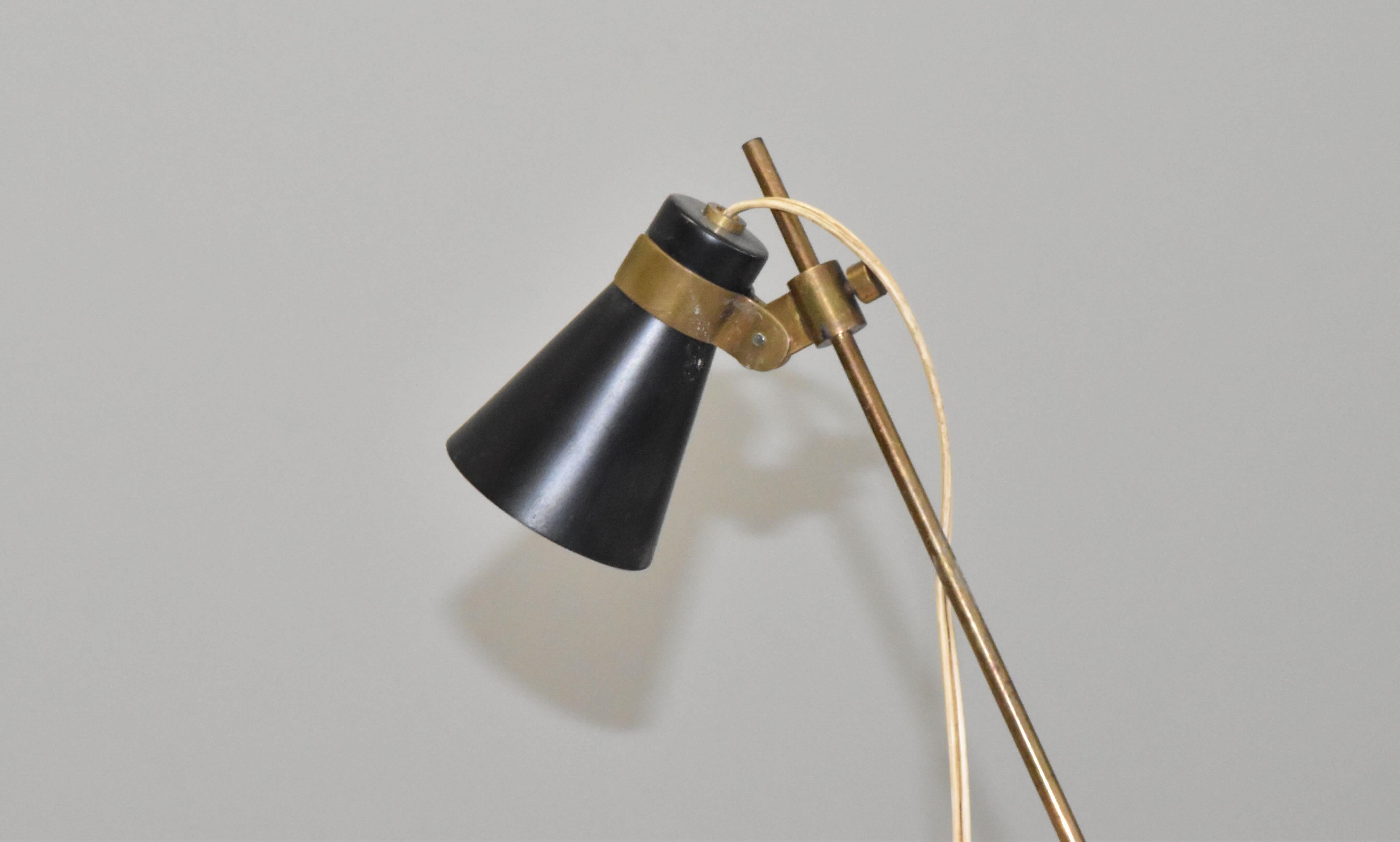 Seltene Tischlampe „Sasso“ von Luigi Caccia Dominioni für Azucena (20. Jahrhundert) im Angebot