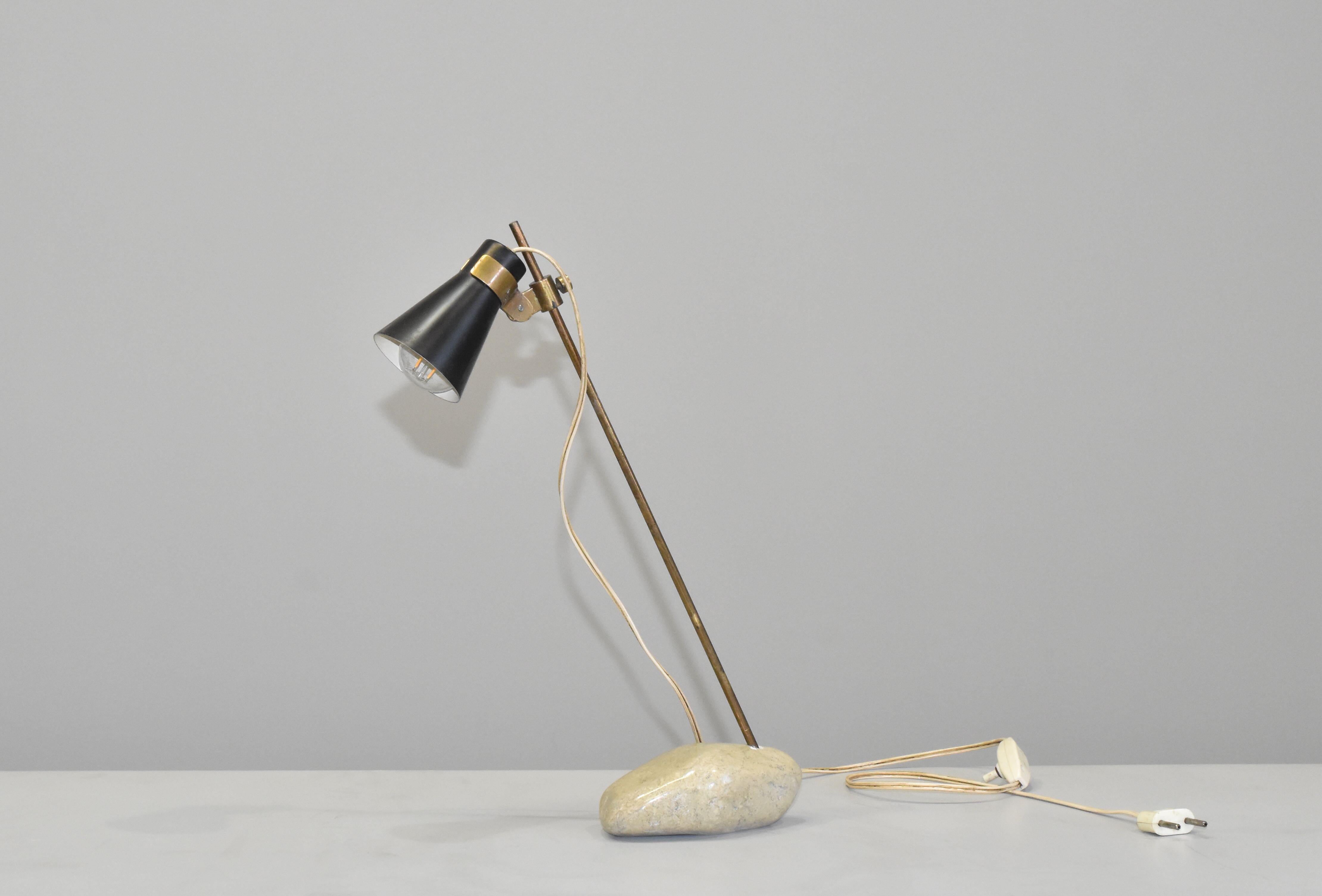 Seltene Tischlampe „Sasso“ von Luigi Caccia Dominioni für Azucena im Angebot 2