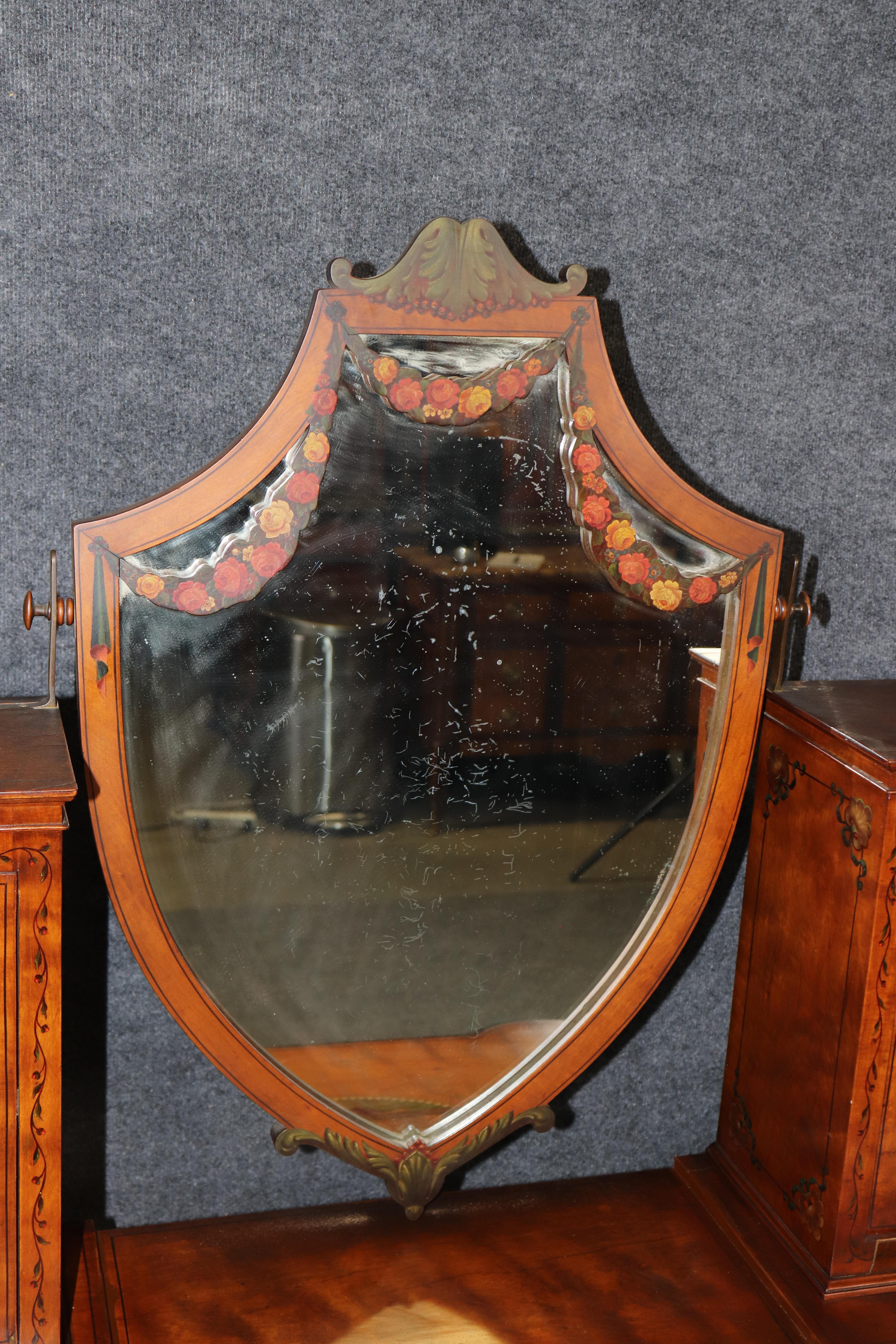 Raro Vanity da donna in stile Adams decorato con vernice in legno di raso, circa 1890 in vendita 4