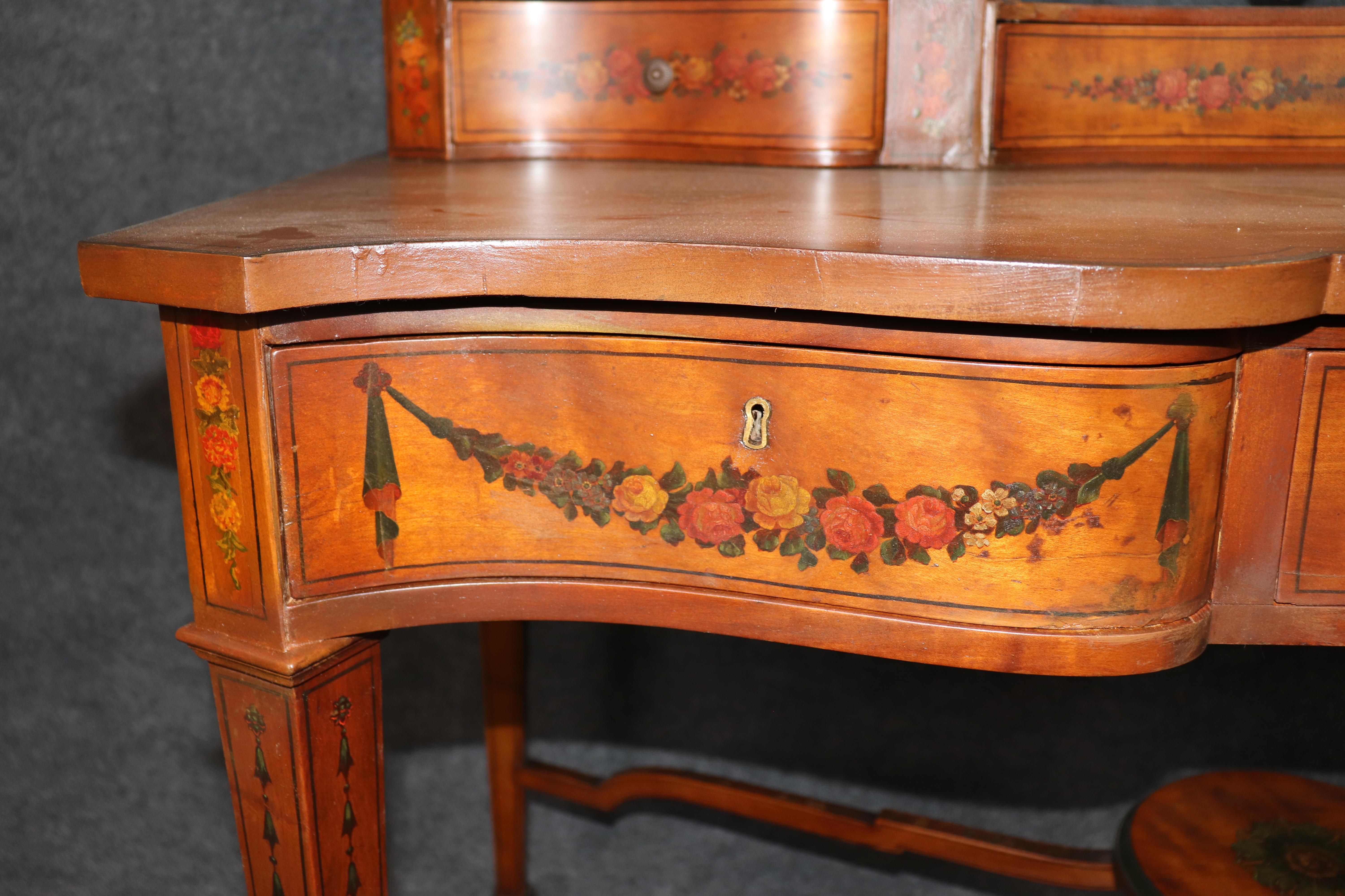 Raro Vanity da donna in stile Adams decorato con vernice in legno di raso, circa 1890 in vendita 7