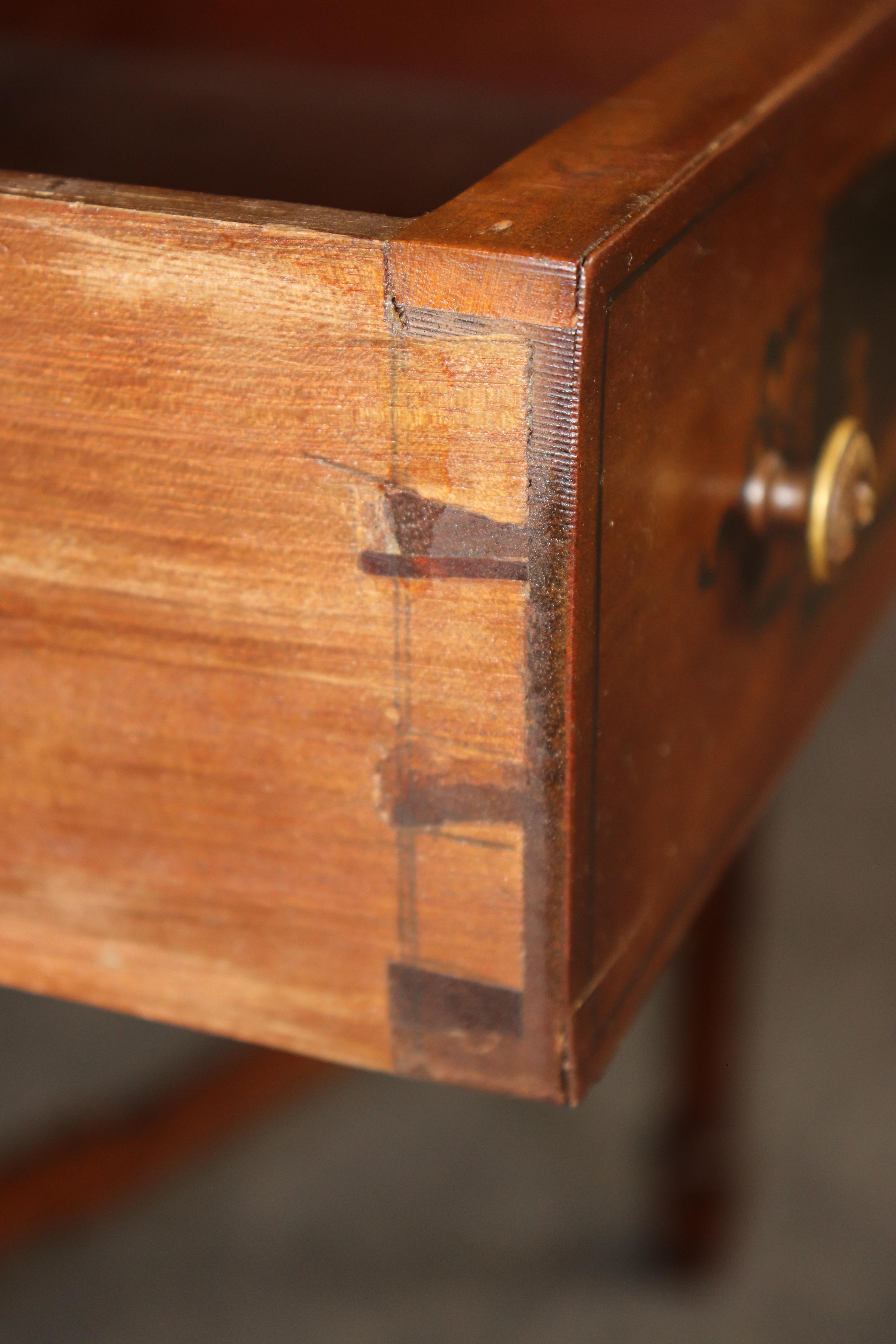 Raro Vanity da donna in stile Adams decorato con vernice in legno di raso, circa 1890 in vendita 12