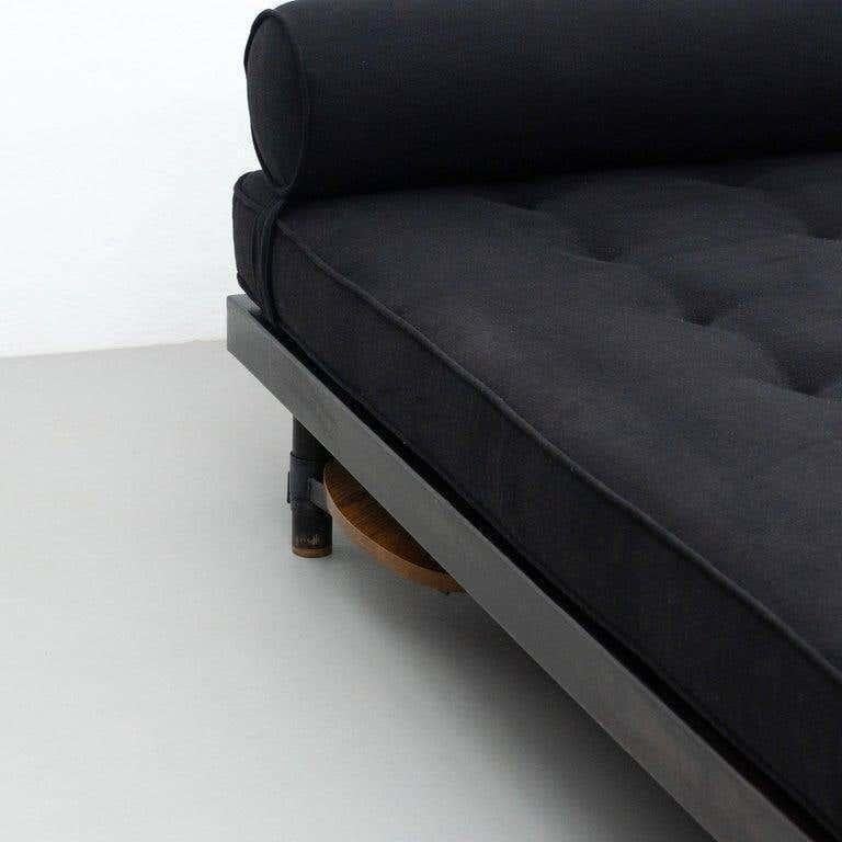 Rare S.C.A.L. Double Daybed by Jean Prouvé, circa 1950 In Good Condition For Sale In Barcelona, Barcelona
