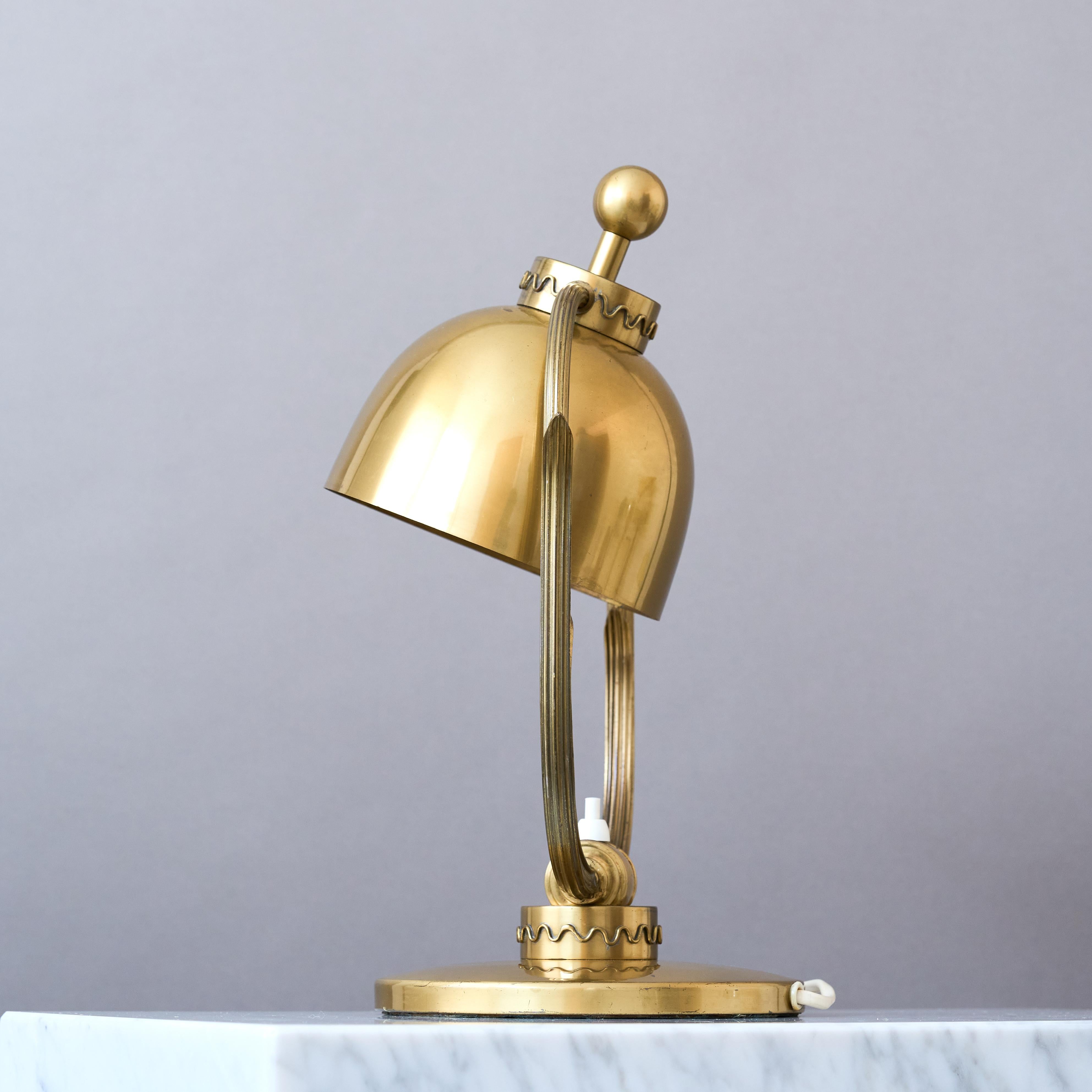 Rare Scandinavian Modern Brass Table Lamp. Sweden, 1940s. In Good Condition For Sale In Malmö, SE