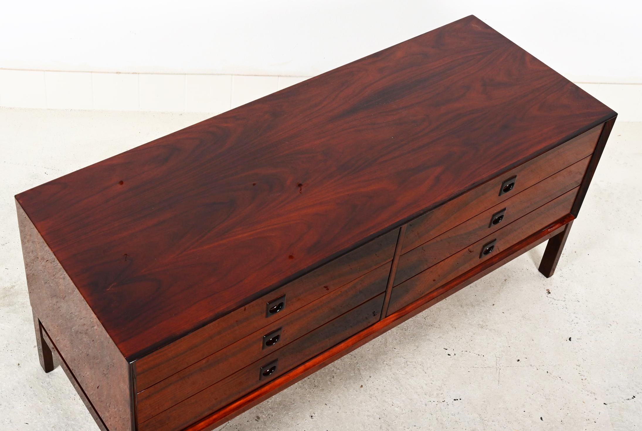 Rara cassettiera in legno duro The Modern Scandinavian di Brouer Møbelfabrik in vendita 4
