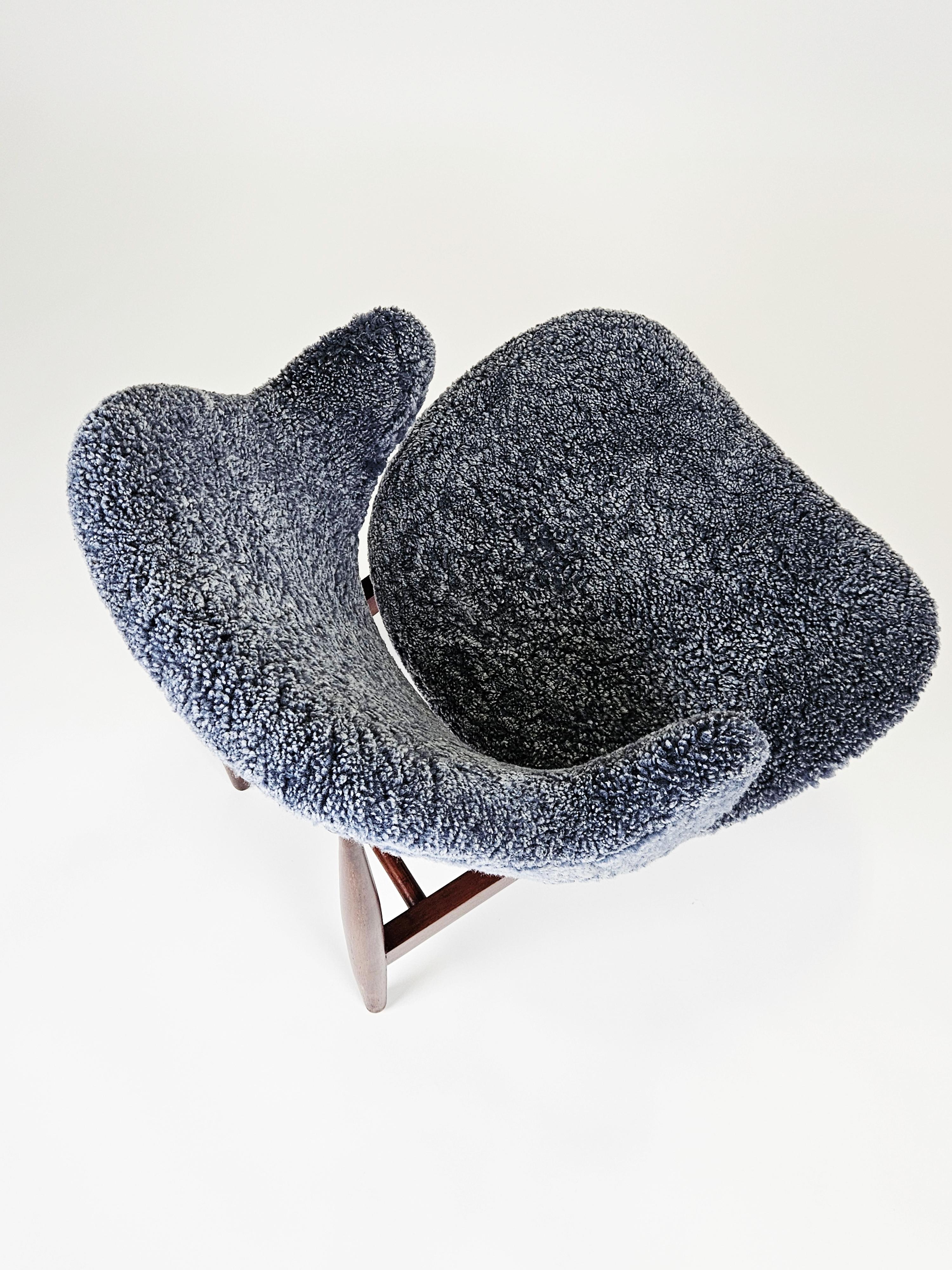 Rare Scandinavian Modern shell chair by IB Kofod Larsen, Denmark, 1950s For Sale 2
