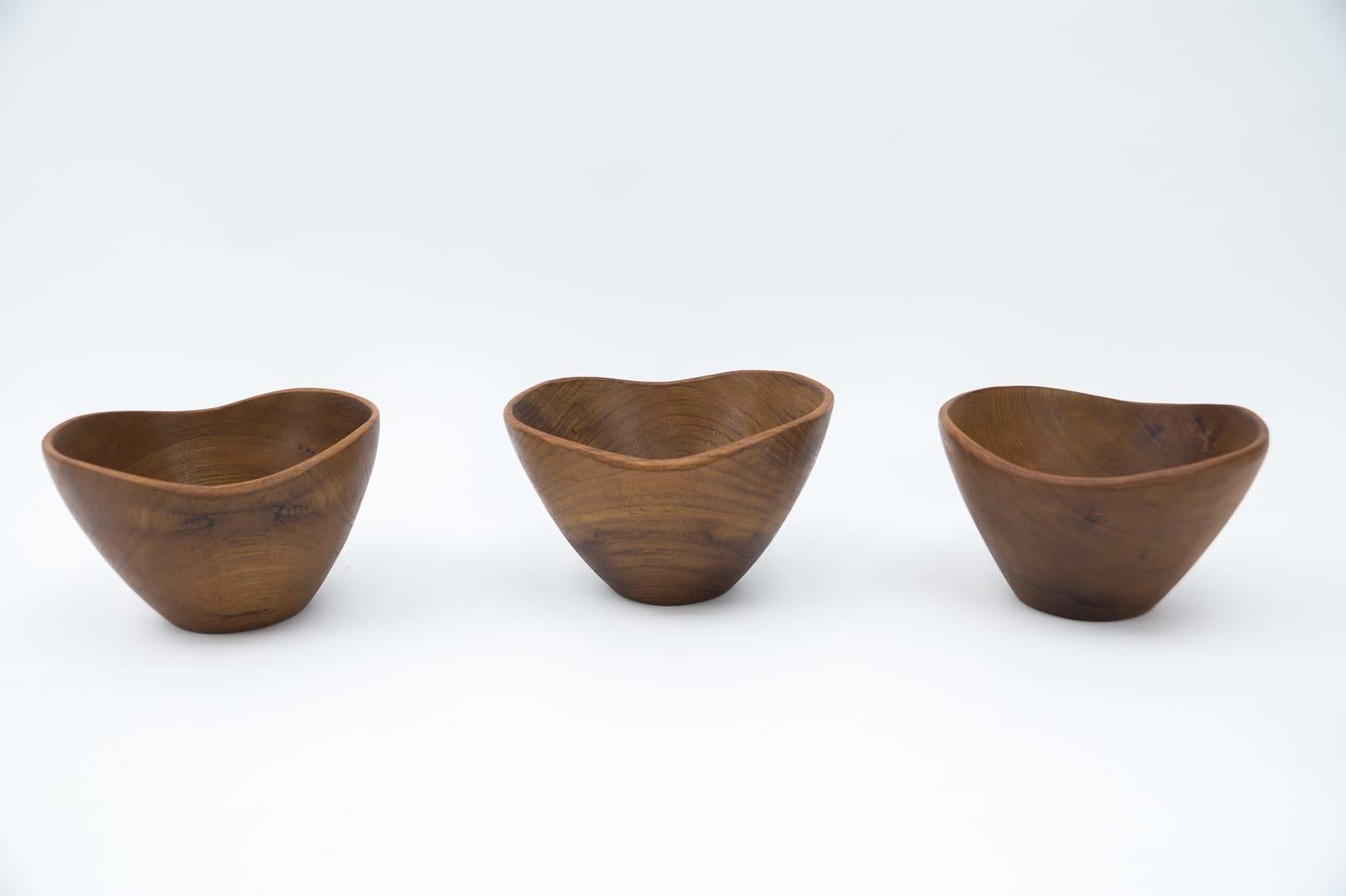 Raro set scandinavo di sei ciotole in teak, anni '60 In condizioni buone in vendita a Nürnberg, Bayern