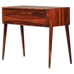 Rare table de nuit scandinave en bois massif d'Arne vodder, danoise des années 1960