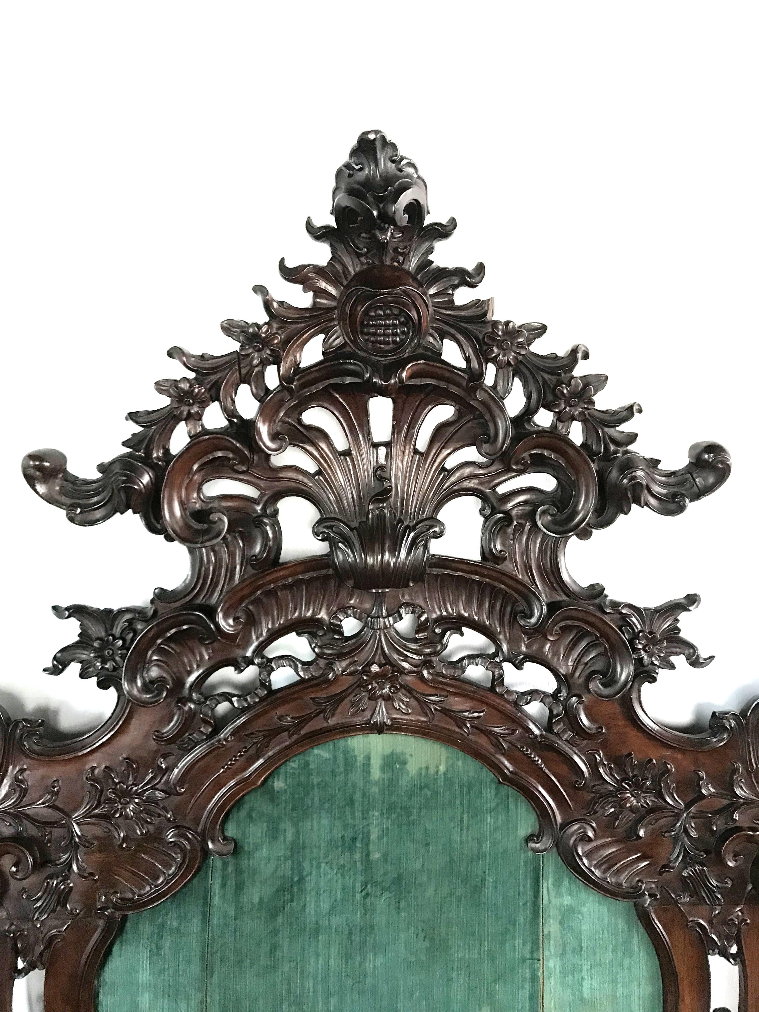 Seltenes geformtes Kolonial Portugiesisches Jacaranda Queen-Bett aus dem 17./18. Jahrhundert, antik, LA CA im Angebot 2