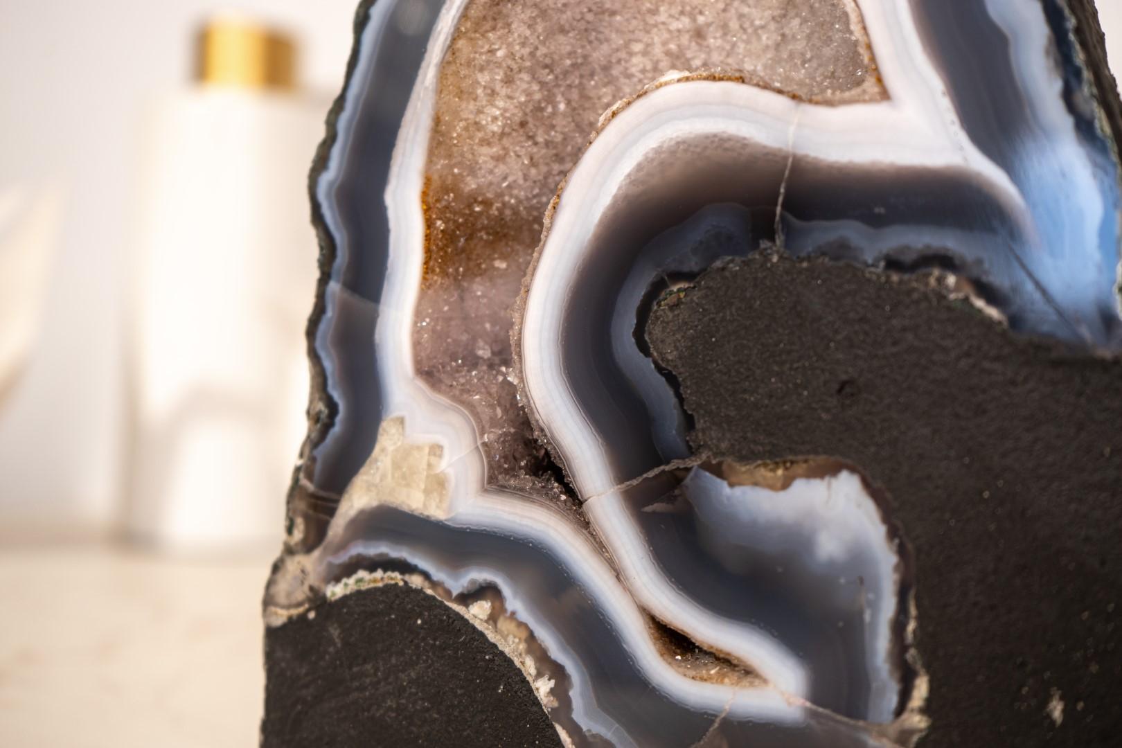 Geoda escultórica de ágata encaje azul y blanca con cristal druzy galaxia blanco Siglo XXI y contemporáneo en venta