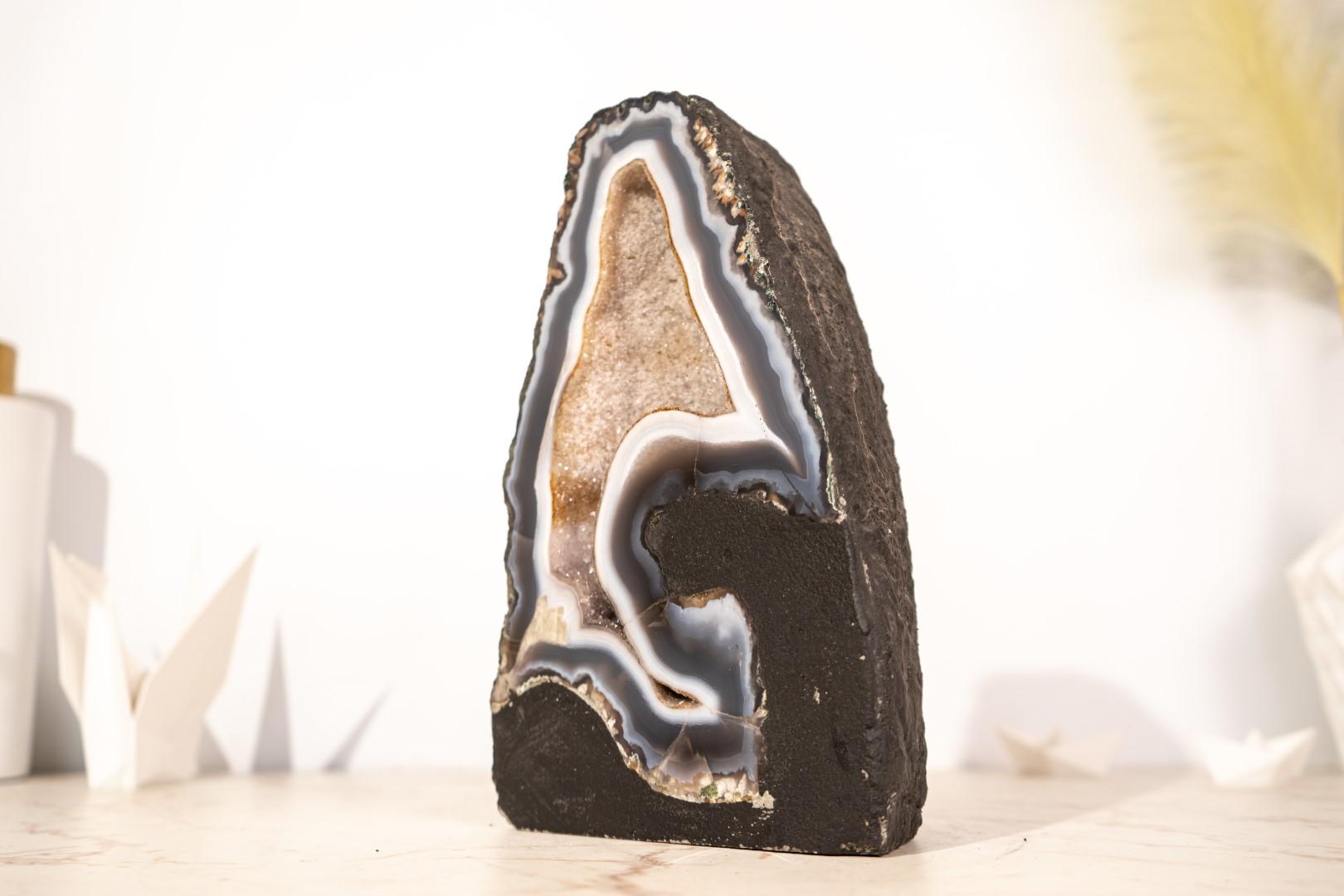 Geoda escultórica de ágata encaje azul y blanca con cristal druzy galaxia blanco en venta 1