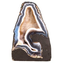 Skulpturaler blauer & weißer Spitzenachat Geode mit weißem Galaxy Druzy Kristall