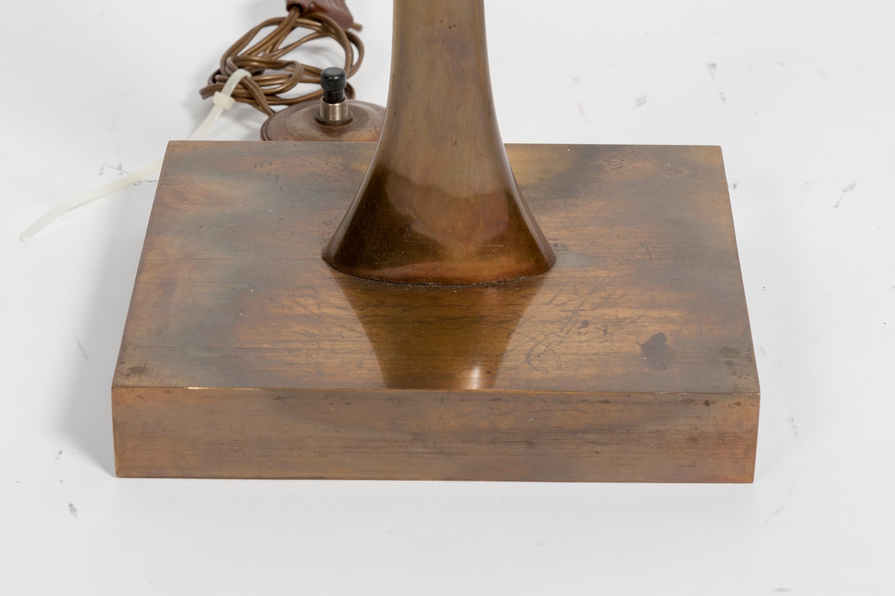 Rare Sculptural Bronze Floor Lamp by Willy Daro In Good Condition For Sale In Bois-Colombes, FR