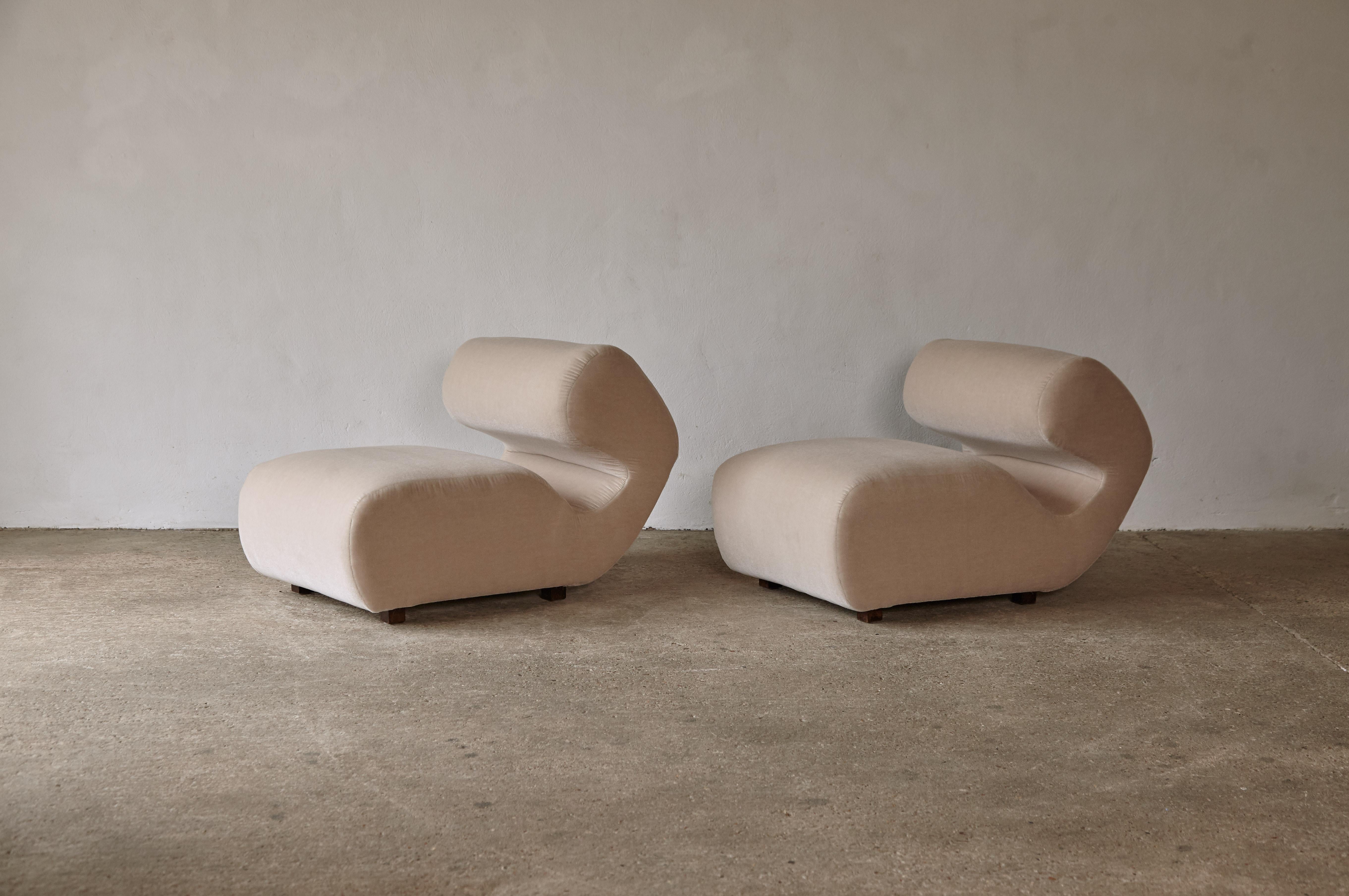Space Age Rare Sculptural Chairs in Mohair, Italy, 1970s / 80s For Sale