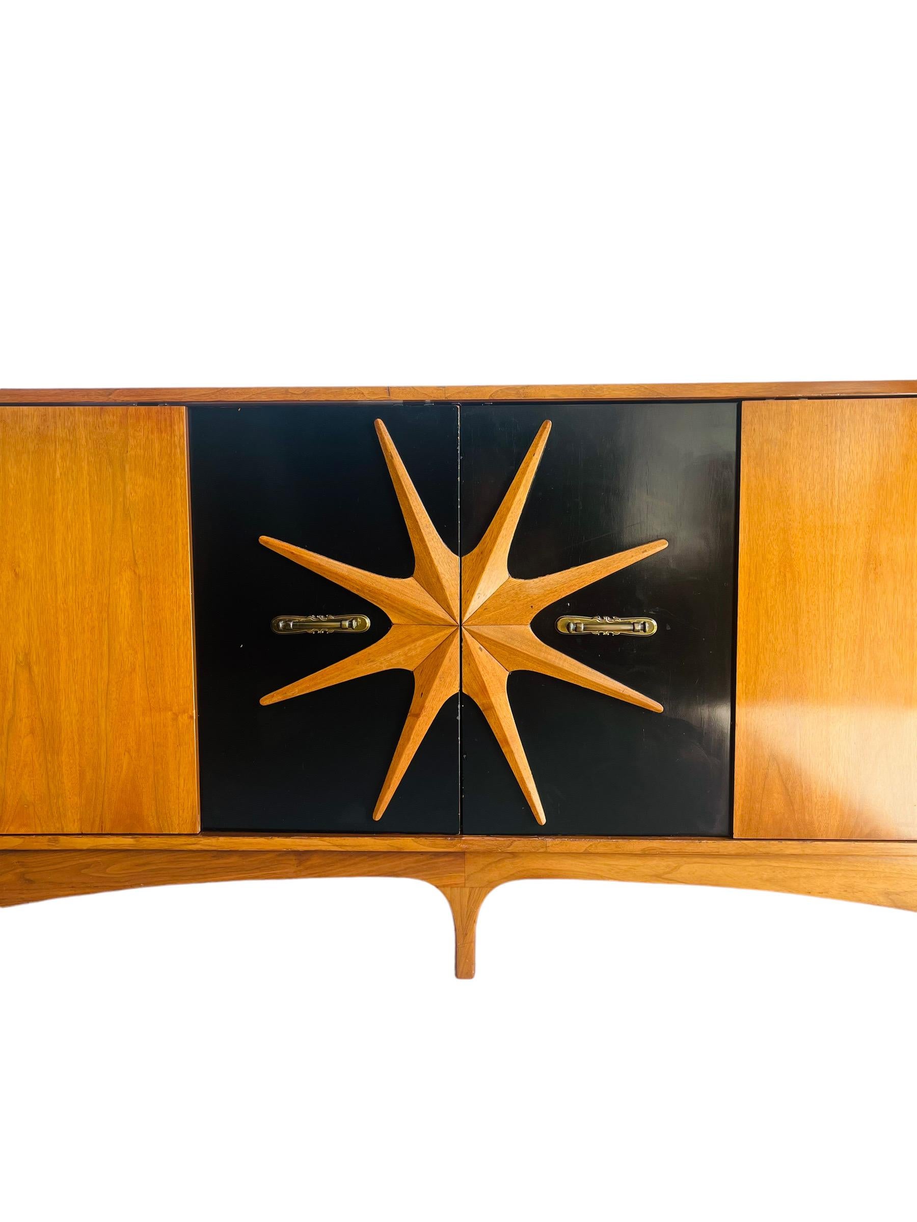 Mid-Century Modern Rare Sculptural Credenza / Stereo Cabinet in Walnut in Manner of Vladimir Kagan For Sale