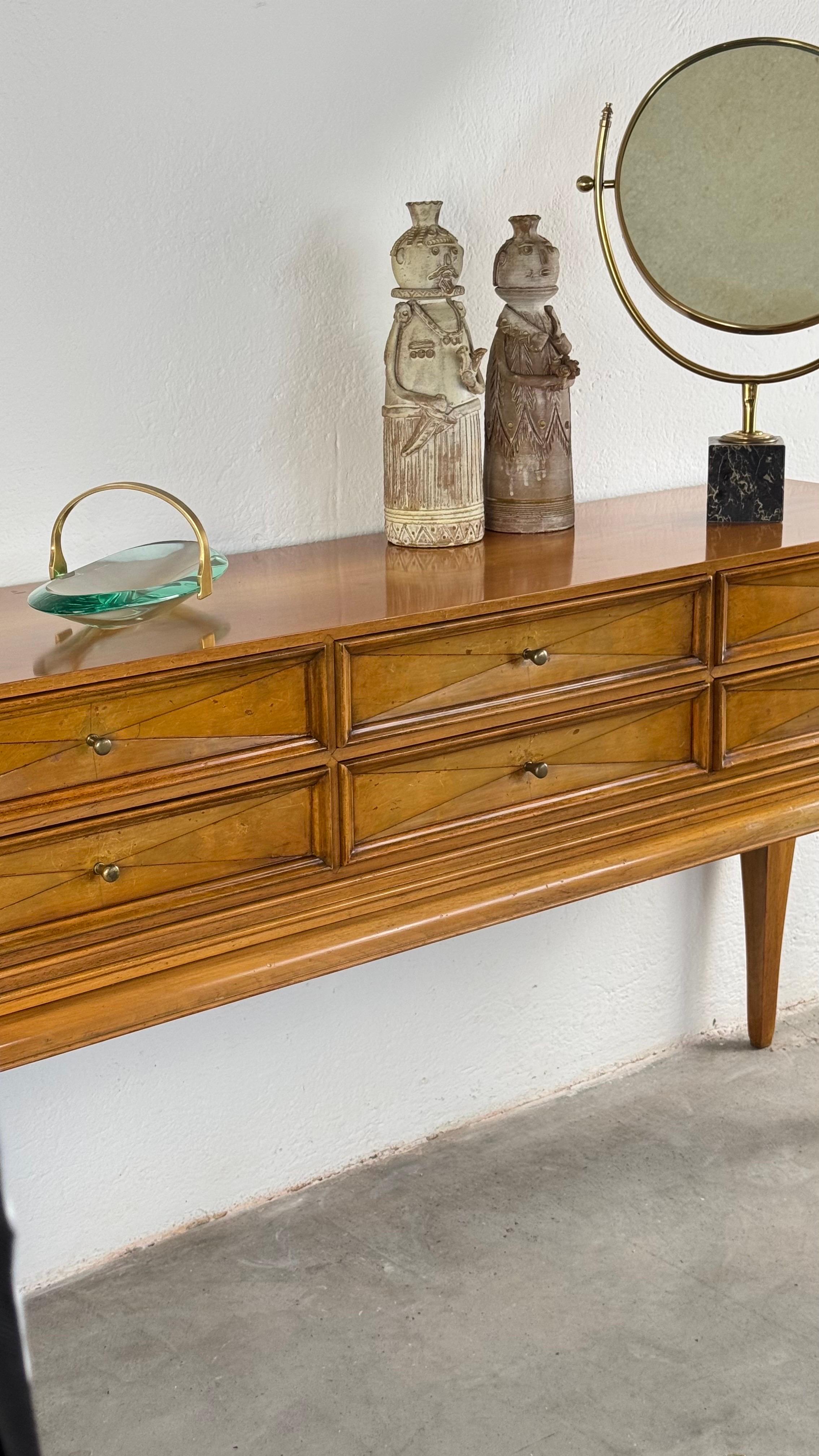 Seltenes skulpturales Sideboard mit Rautenfront von Osvaldo Borsani für ABV, Italien, 1950er Jahre (Mitte des 20. Jahrhunderts) im Angebot