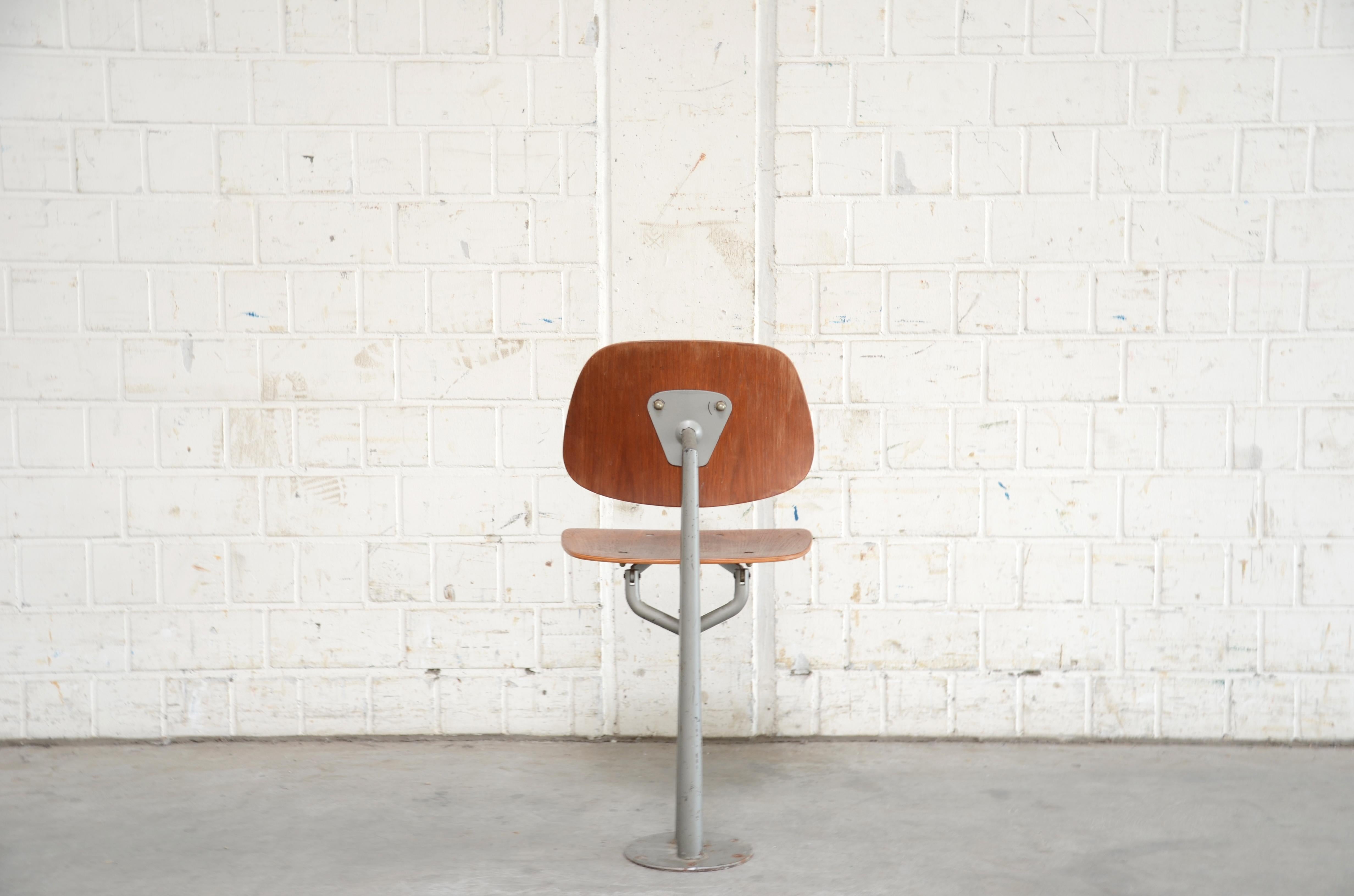 Rare Sculptural Industrial Teak Folding Chairs 5