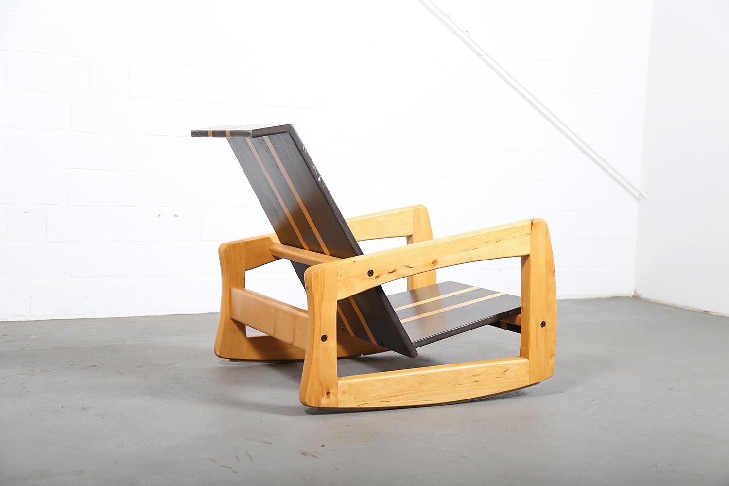 Chaise à bascule sculpturale rare design plancher de surf des années 70 vintage en pin en vente 8