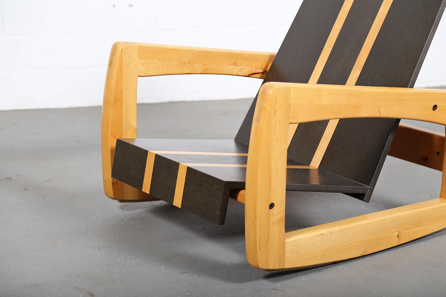 Fin du 20e siècle Chaise à bascule sculpturale rare design plancher de surf des années 70 vintage en pin en vente