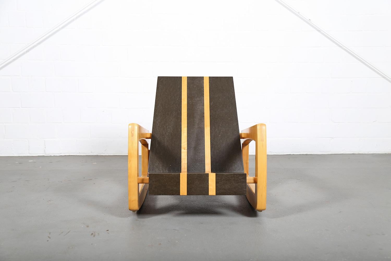 Chaise à bascule sculpturale rare design plancher de surf des années 70 vintage en pin en vente 2