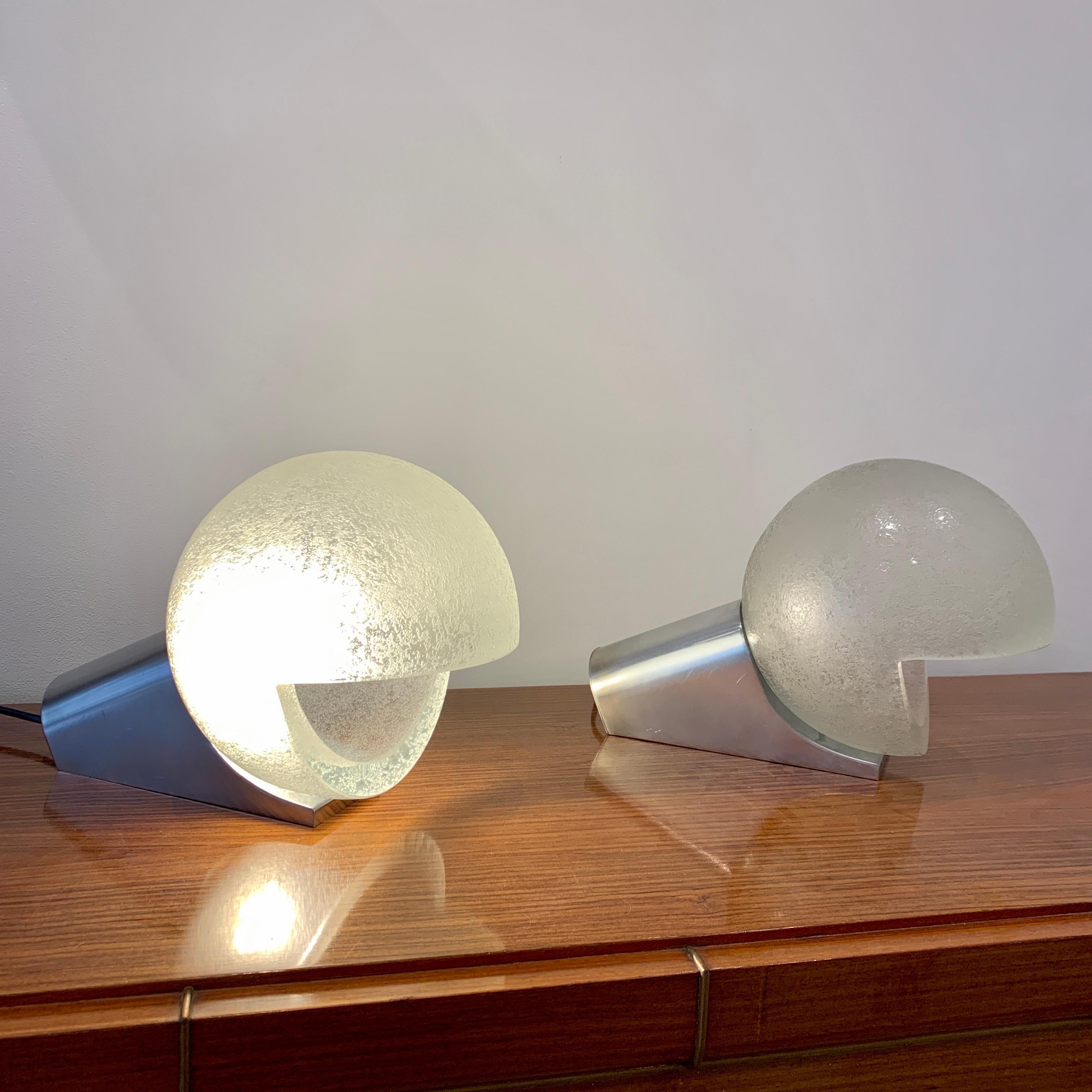 Mid Century Modern Table Lamps in Green Acid Etched Murano Glass by Seguso. In Good Condition For Sale In Brussels, BE