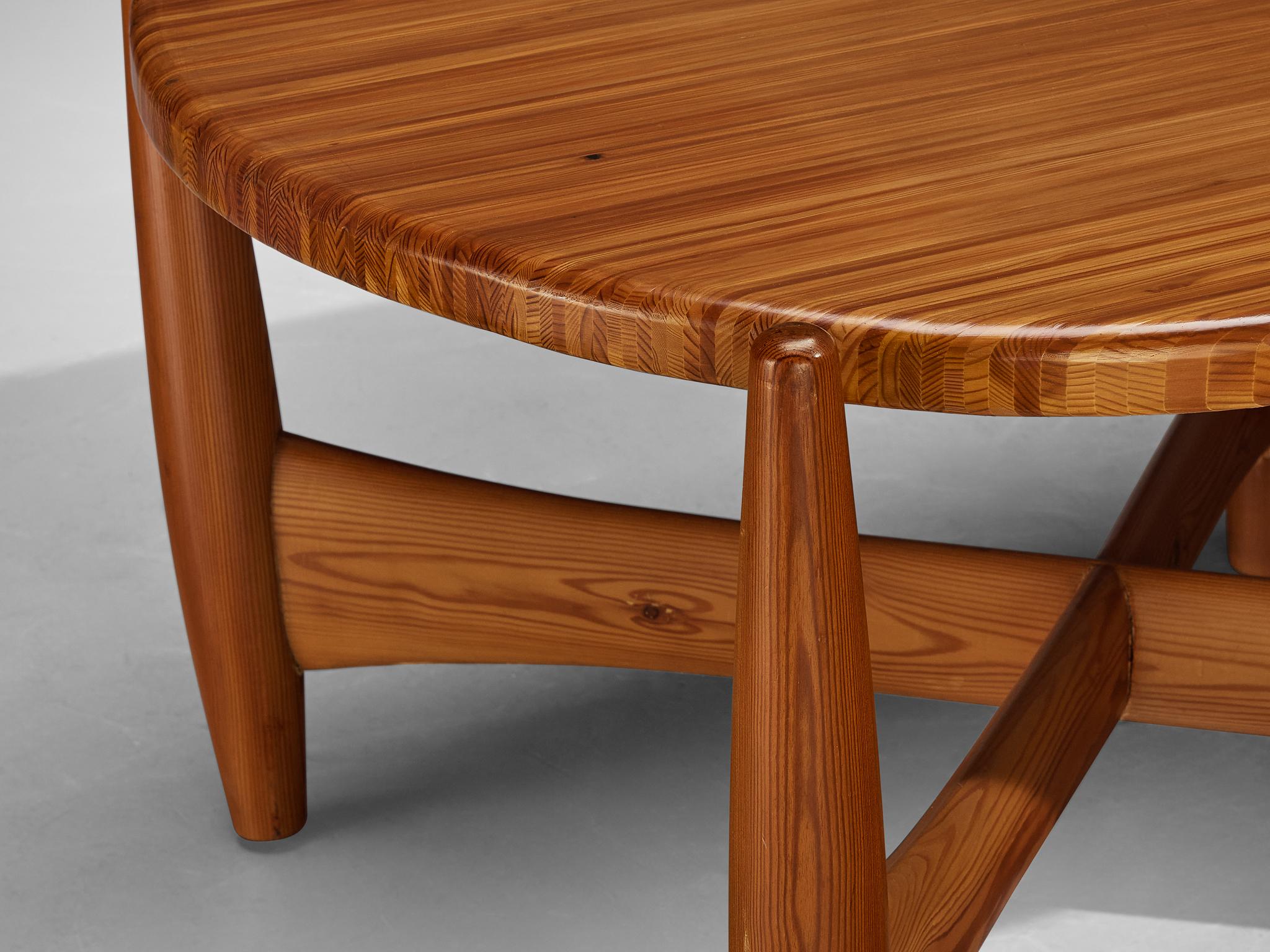 Sergio Rodrigues pour ISA Bergamo table basse « Sheriff » en pin massif rare en vente 3