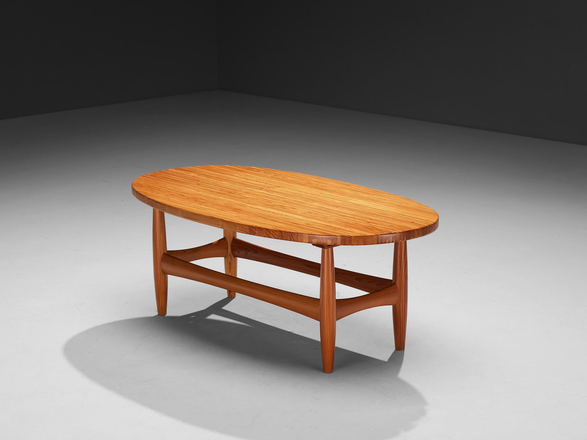 Sergio Rodrigues for ISA Bergamo, coffee table, pine, Italy, 1960s

Sergio Rodrigues stands as one of the most iconic figures in Brazilian design, with a remarkable career that spanned nearly five decades. His work is distinguished by a cohesive and