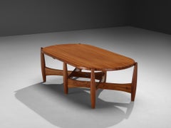 Sergio Rodrigues pour ISA Bergamo table basse « Sheriff » en pin massif rare