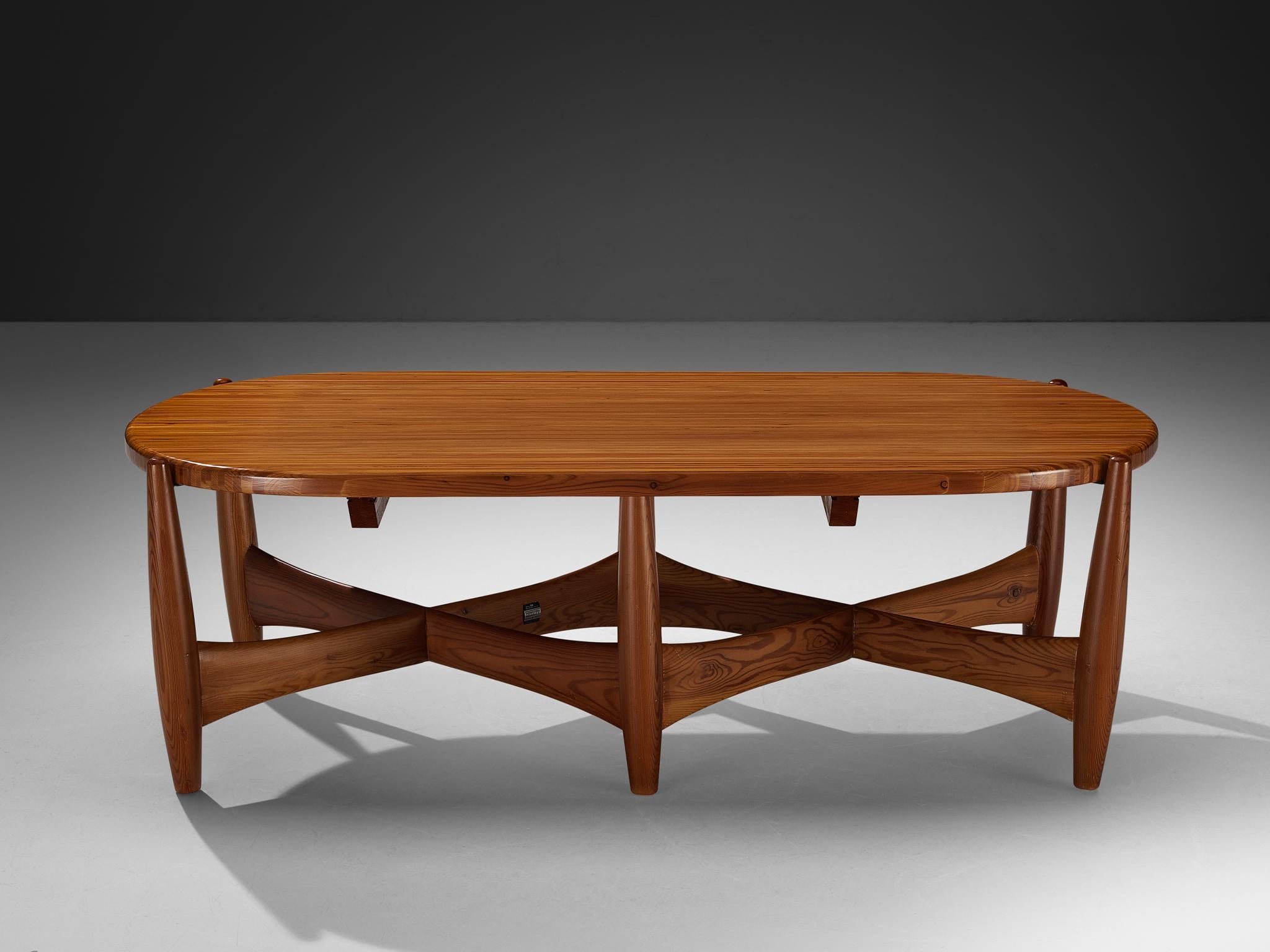 italien Sergio Rodrigues pour ISA Bergamo table basse « Sheriff » en pin massif rare en vente