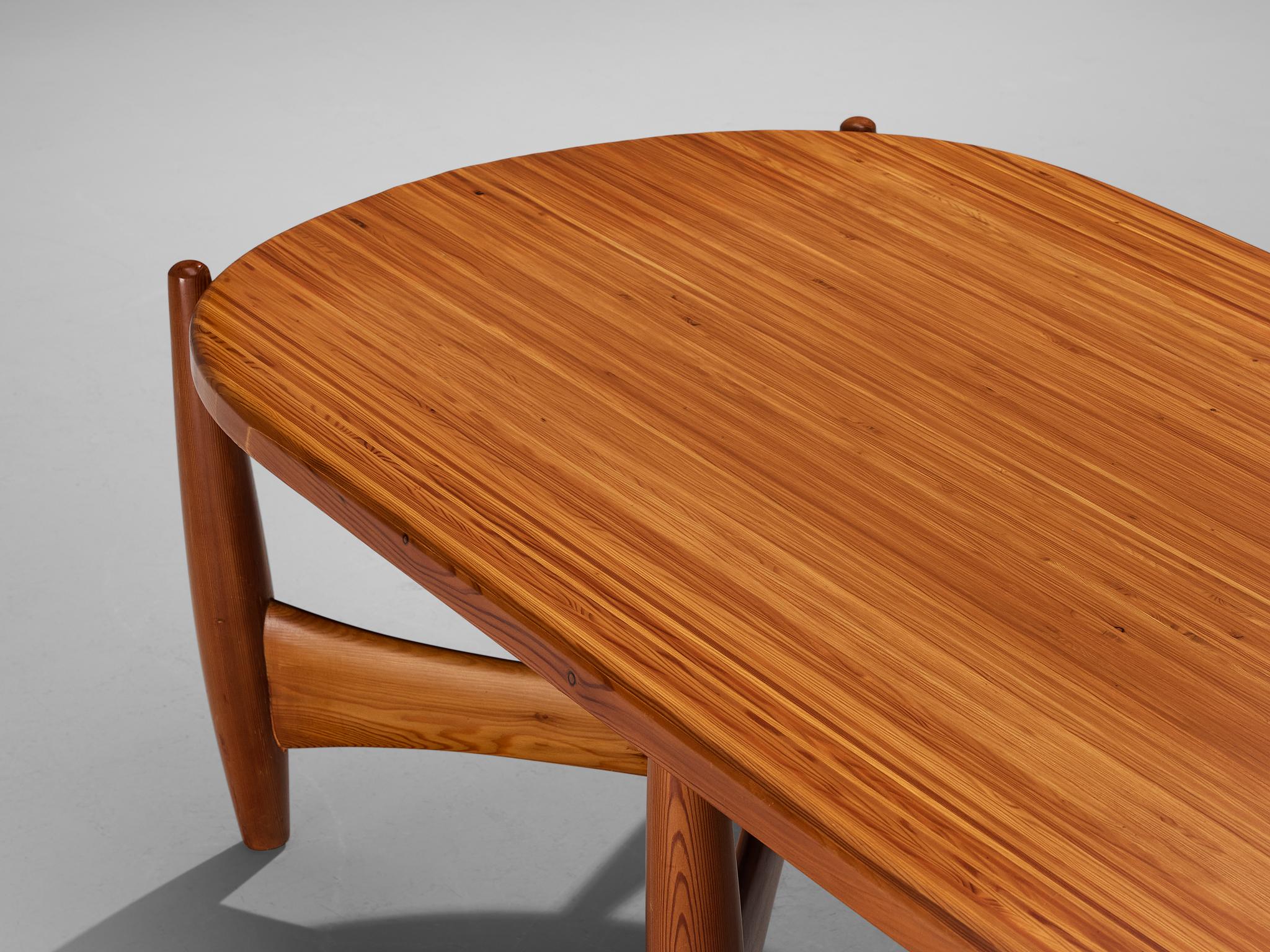 Sergio Rodrigues pour ISA Bergamo table basse « Sheriff » en pin massif rare en vente 2