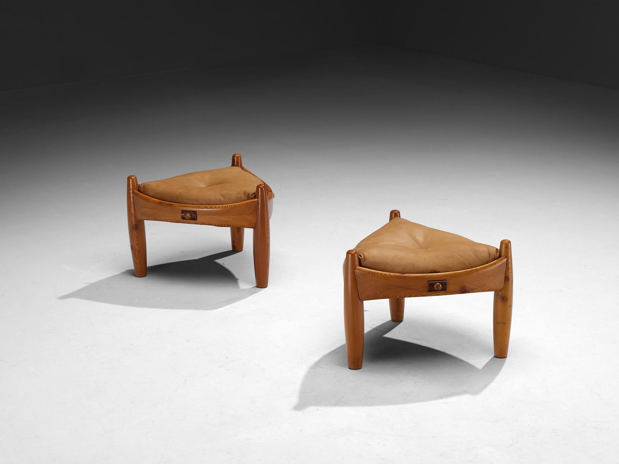 Sergio Rodrigues pour ISA Bergamo tabourets « Sheriff » en pin massif en vente 2