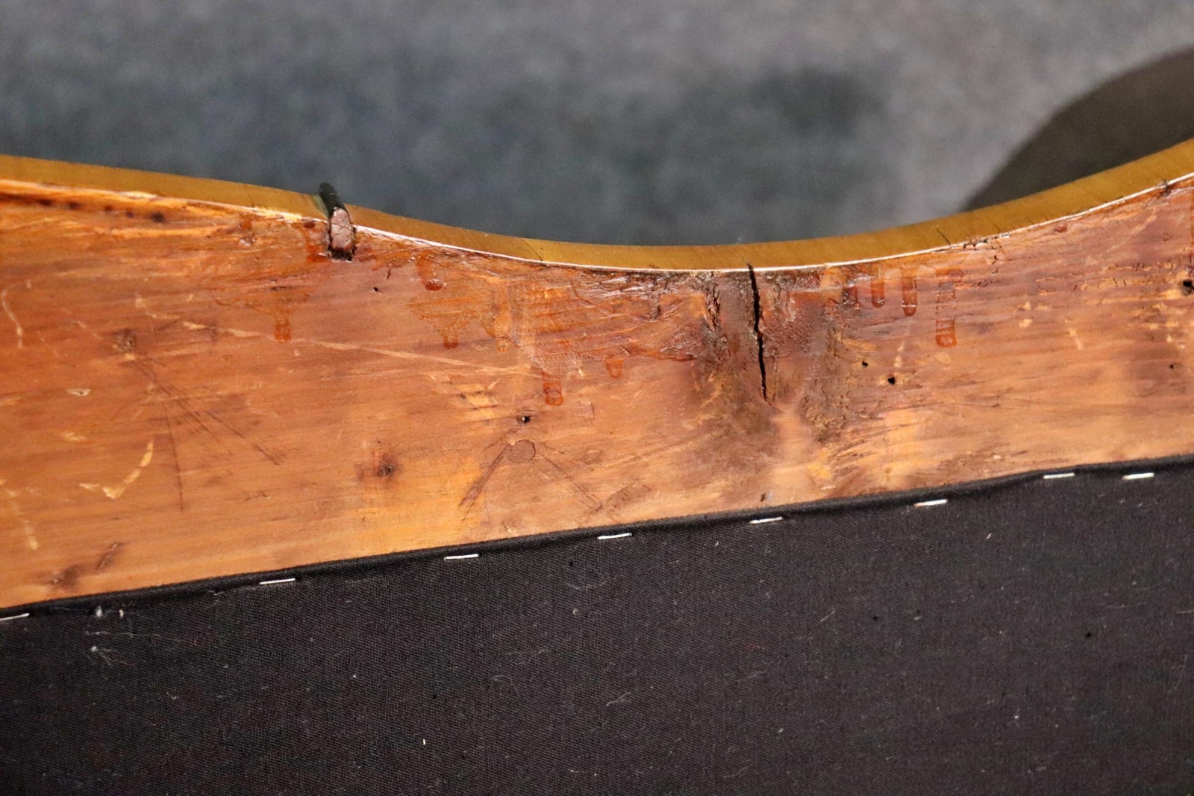 Raro Sofá Settee Serpentine de Abedul Austriaco Alemán Biedermeier de la época de 1860 en venta 7
