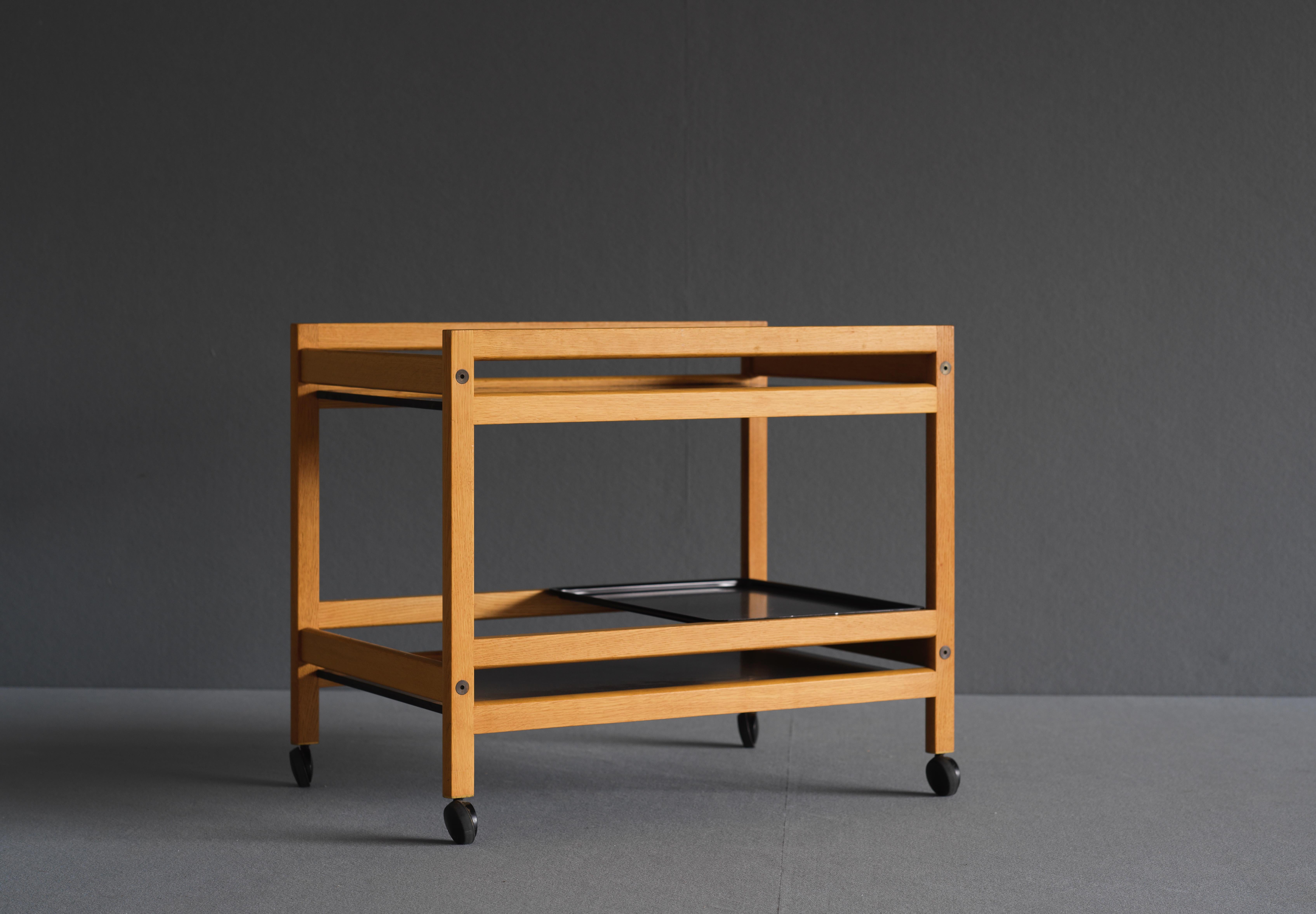Rare Serving Trolley by Borge Mogensen for Fredericia In Good Condition For Sale In Singapore, SG