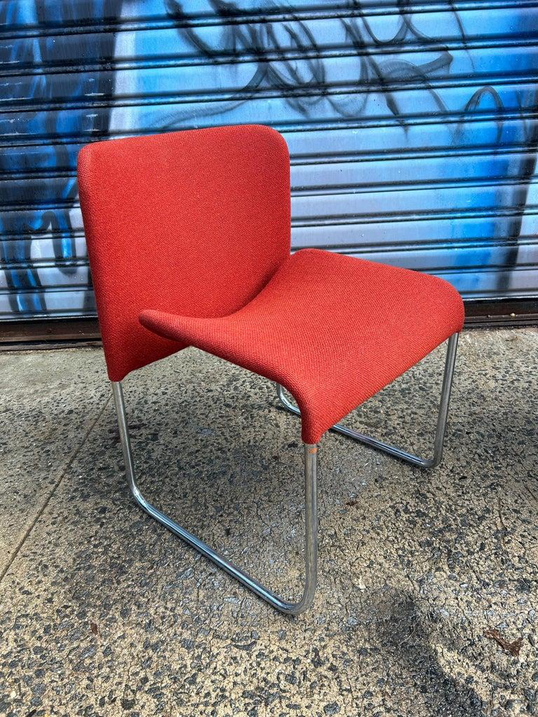 Raro Juego (4) Sillas apilables Ecco cromo rojo lana tejida de Møre Design team en Bueno estado para la venta en Brooklyn, NY