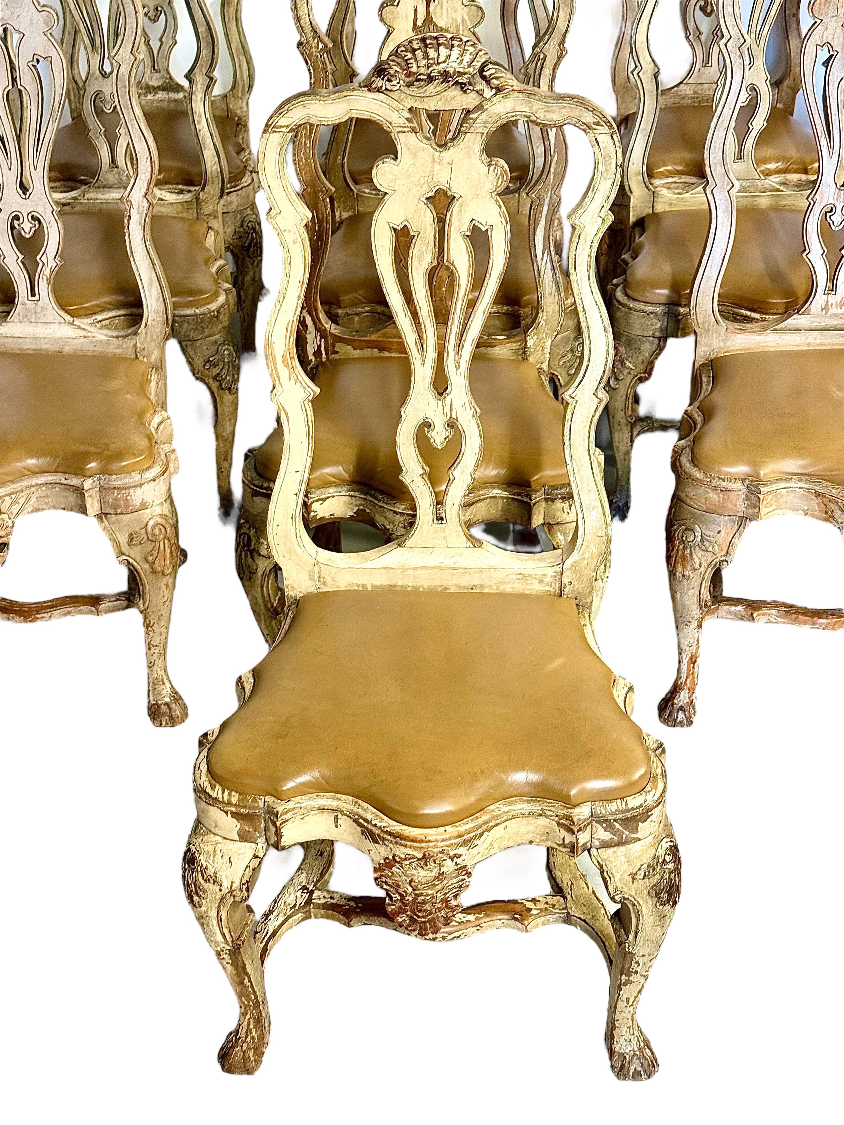 Rare ensemble de 10 chaises de salle à manger rococo italiennes à la patine vieillie, c.1800 en vente 6