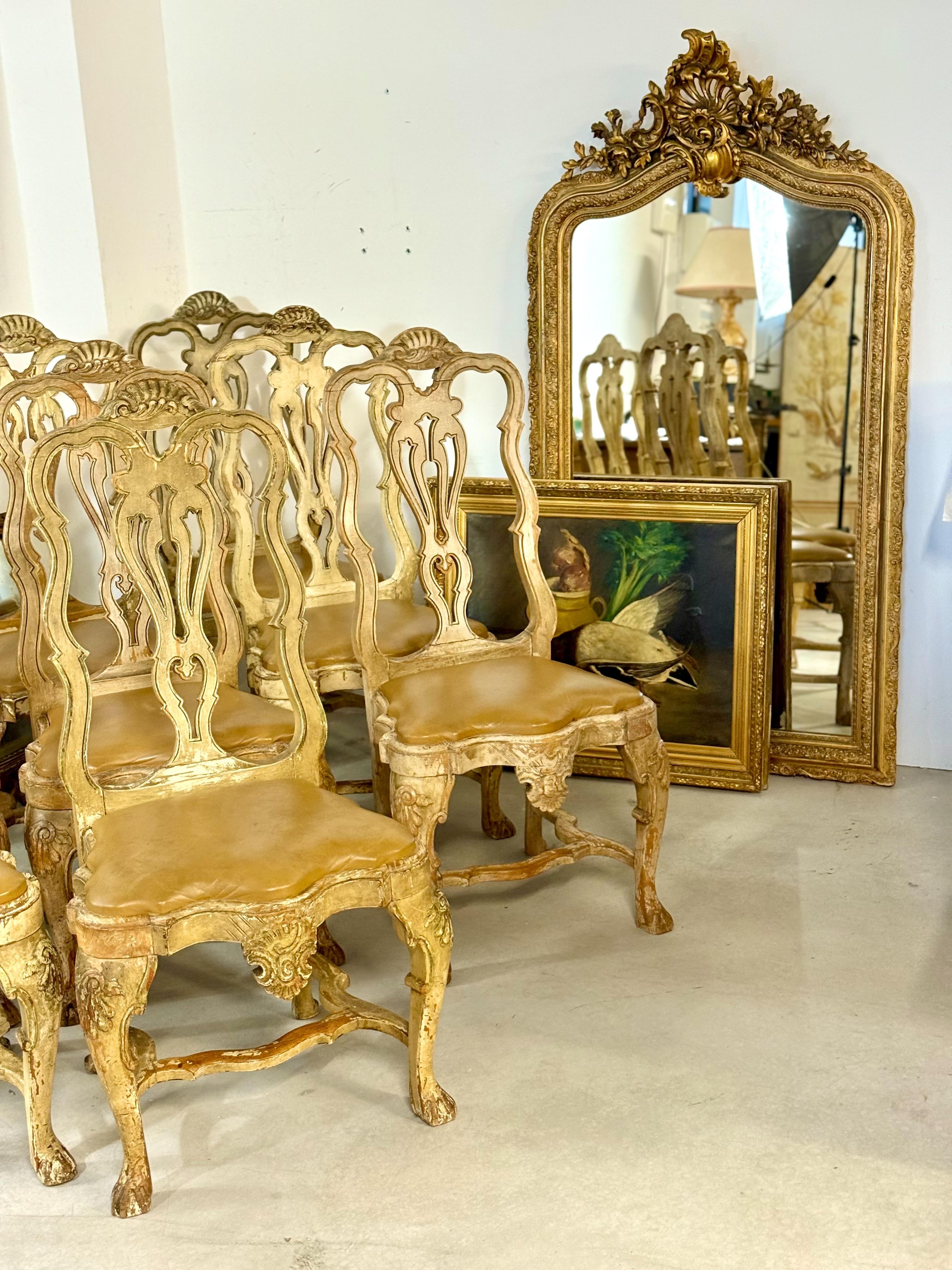 Rare ensemble de 10 chaises de salle à manger rococo italiennes à la patine vieillie, c.1800 en vente 7