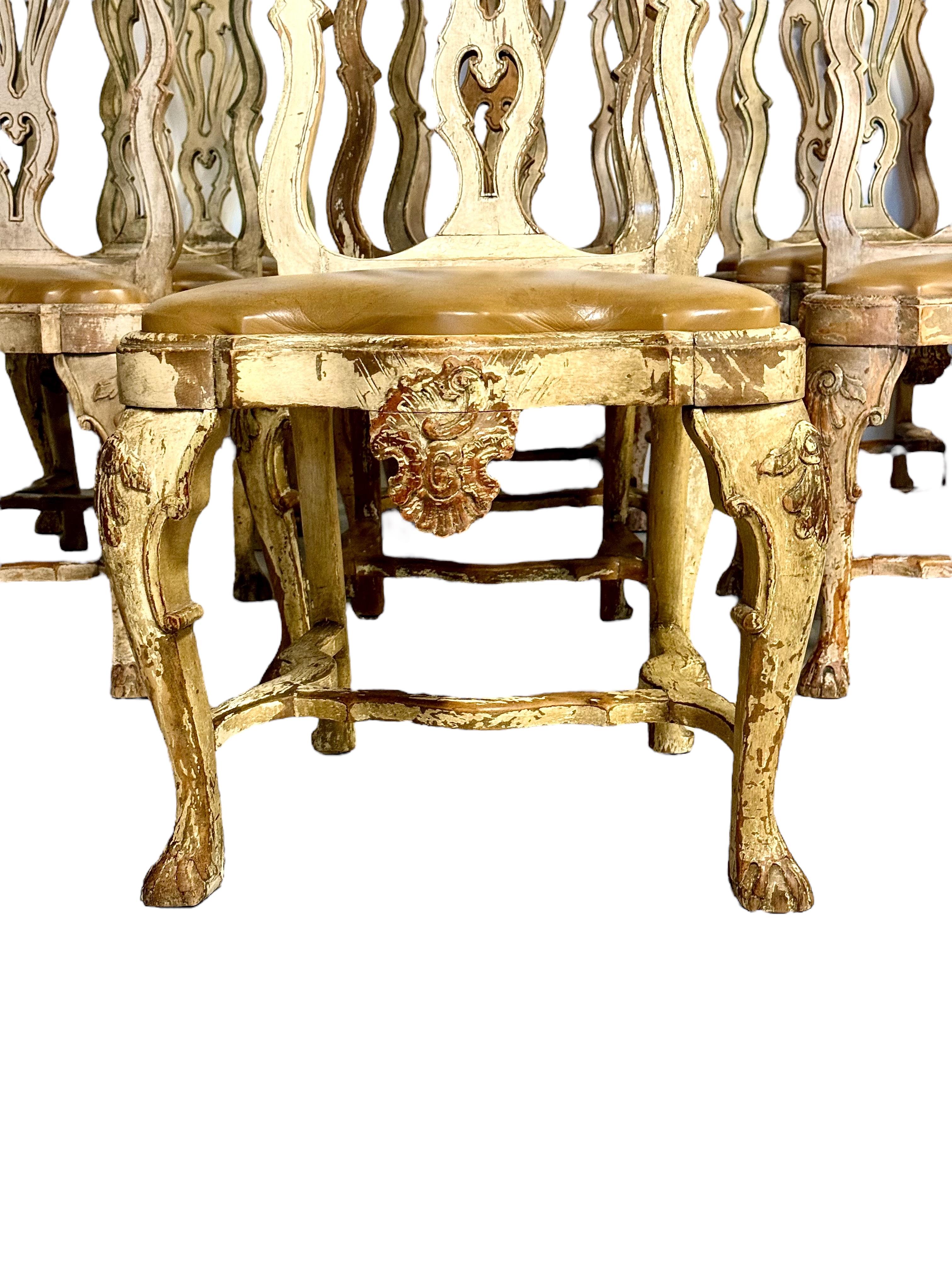 Rare ensemble de 10 chaises de salle à manger rococo italiennes à la patine vieillie, c.1800 en vente 10