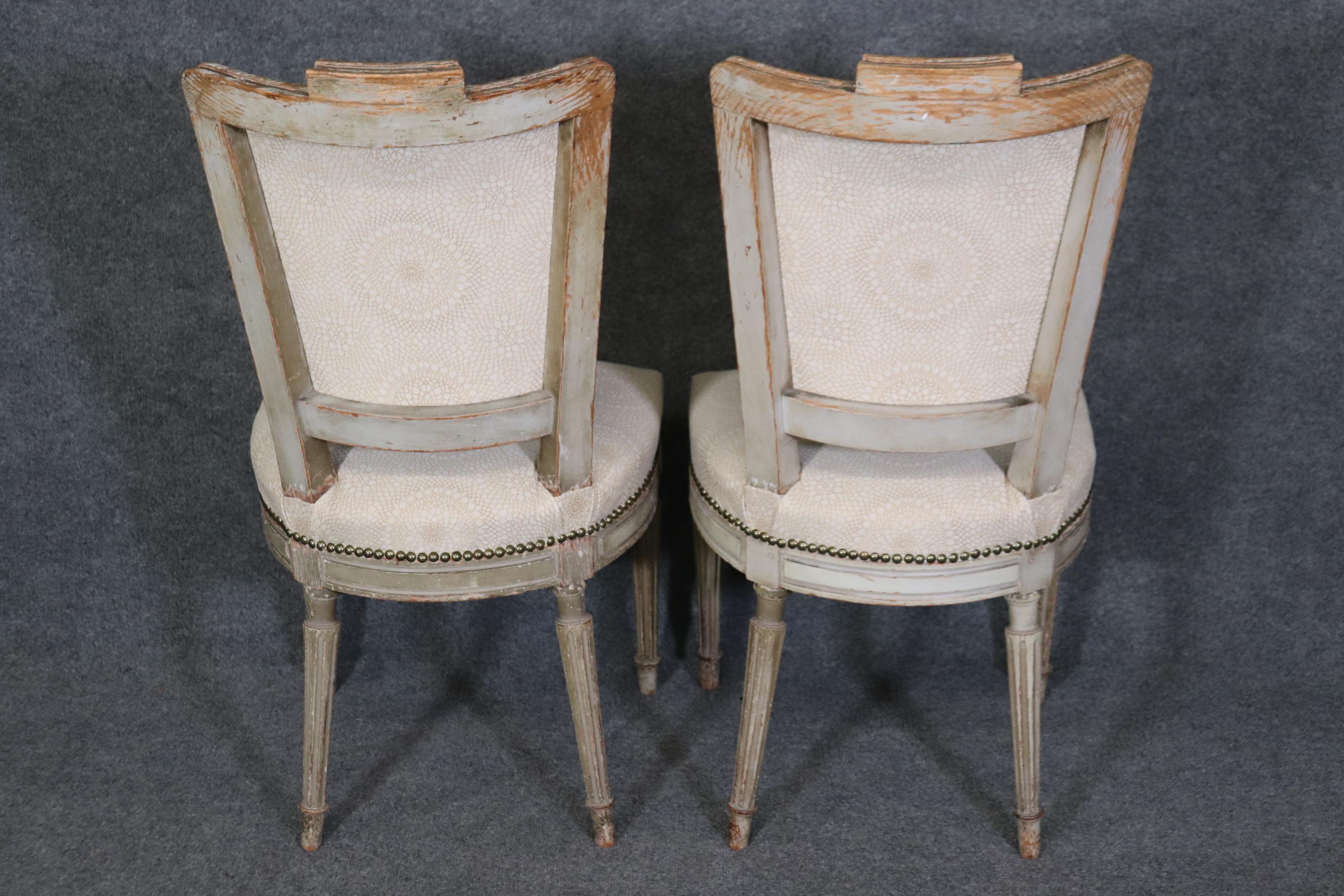 Rare Set of 12 Distressed Paint Decorated Maison Jansen Dining Chairs Circa 1920 In Fair Condition In Swedesboro, NJ