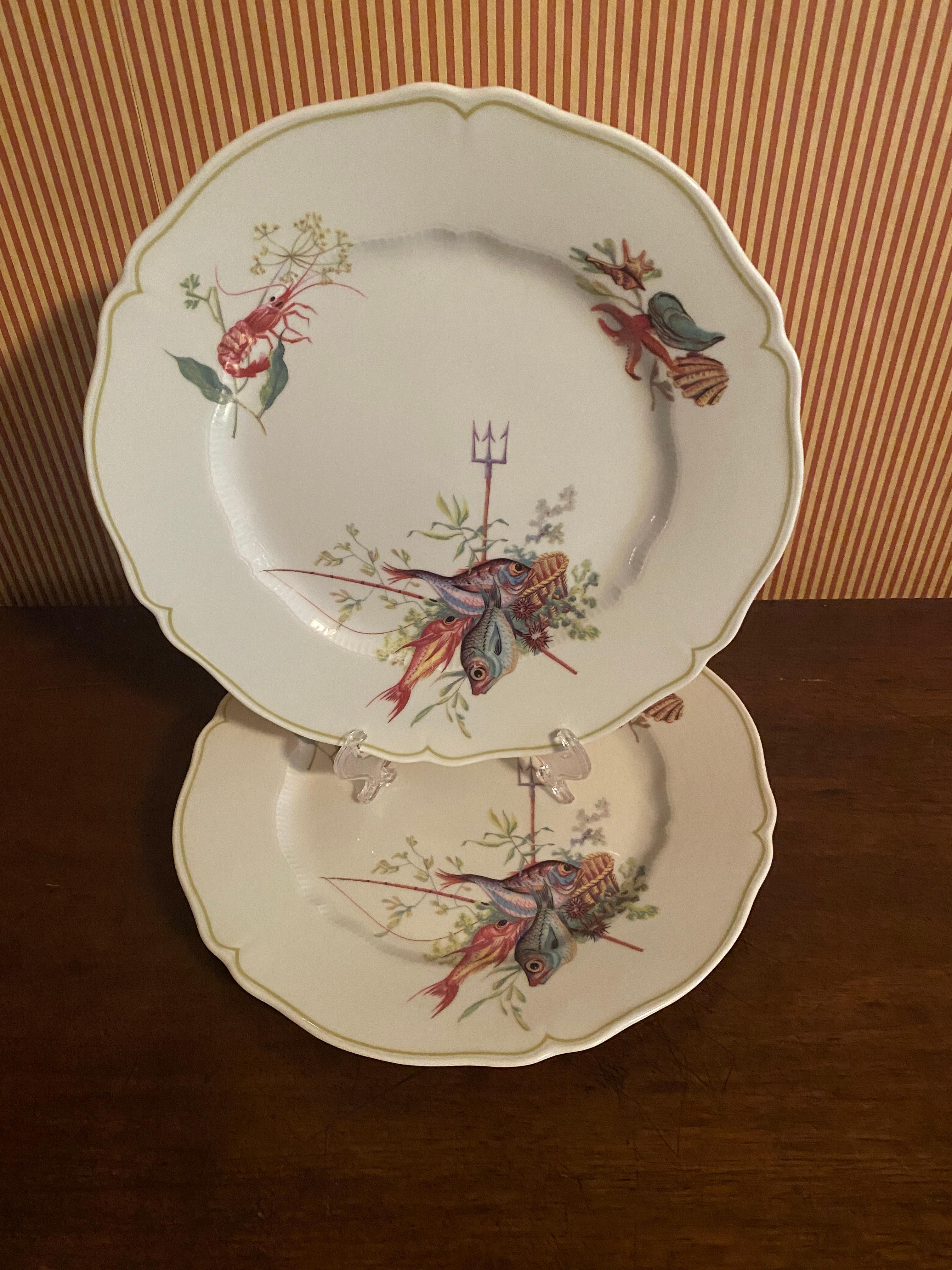 Lote de 12 platos llanos Havilland- Limoges, seis diseños de peces y crustáceos en venta 4